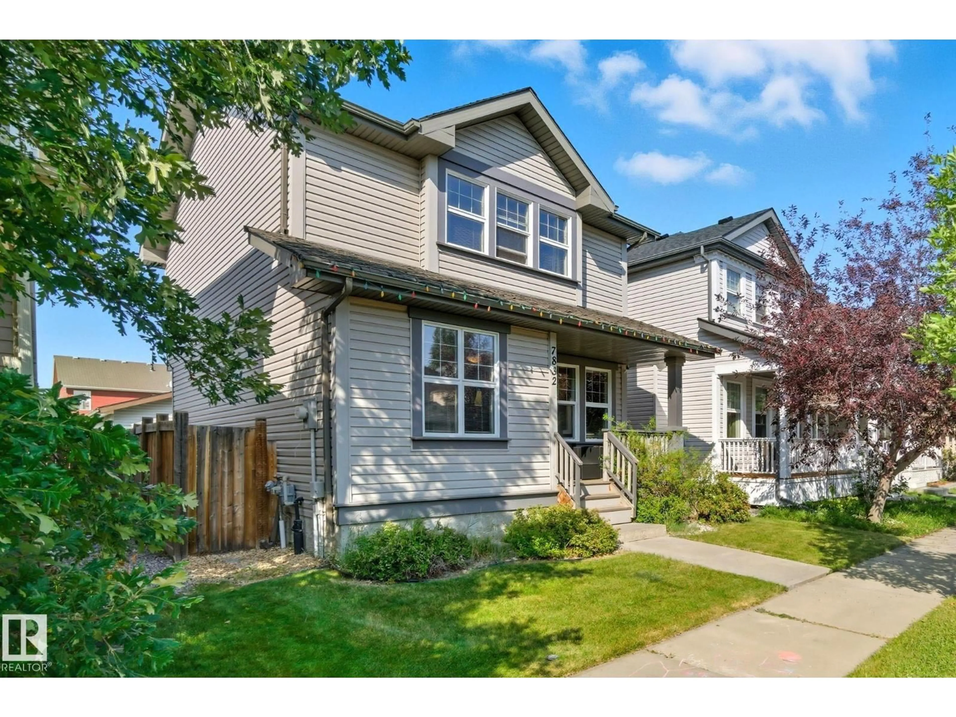 Home with vinyl exterior material, street for 7832 SCHMID PL, Edmonton Alberta T6R0K5