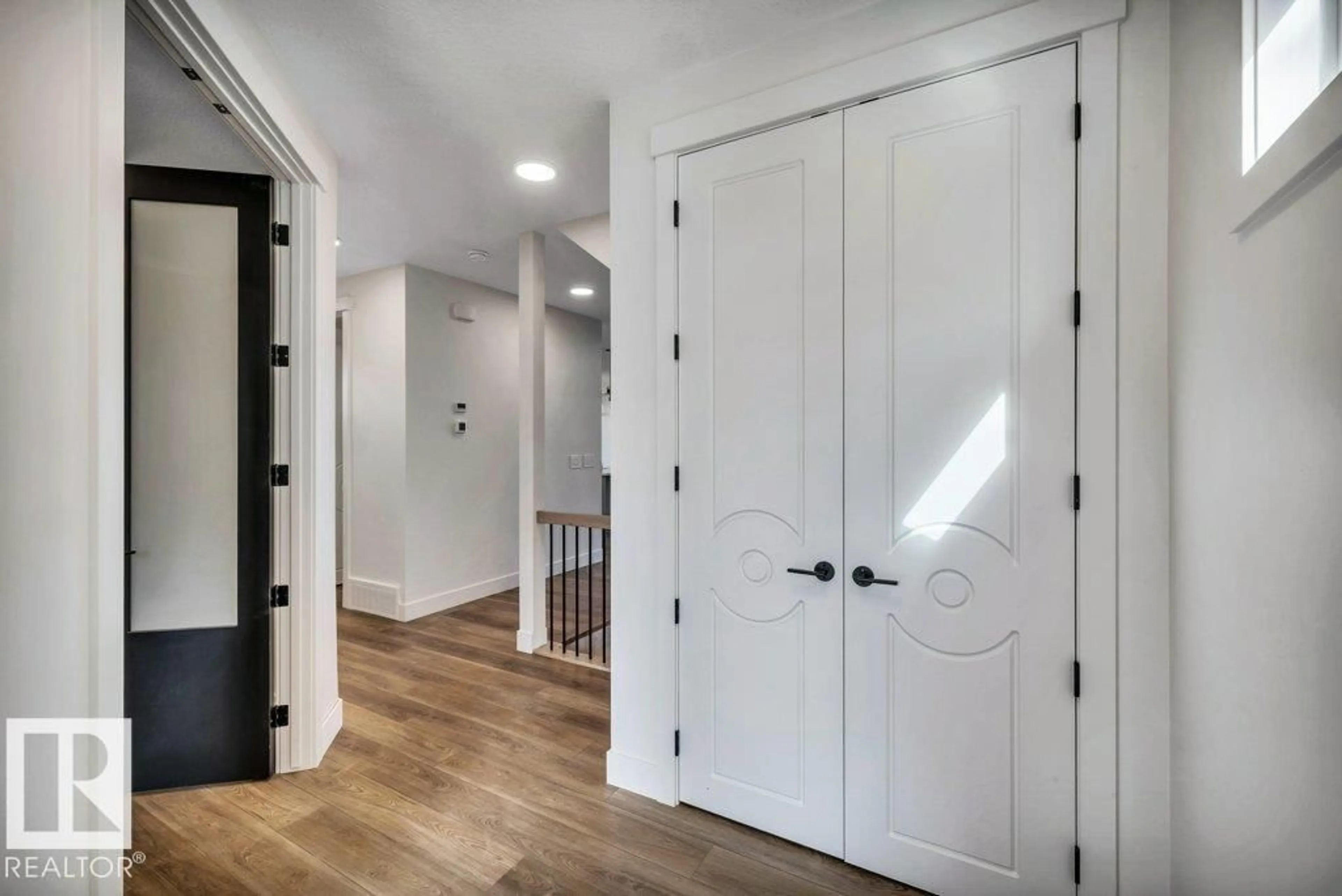 Indoor entryway for 68 ELDRIDGE PT, St. Albert Alberta T8N8C4
