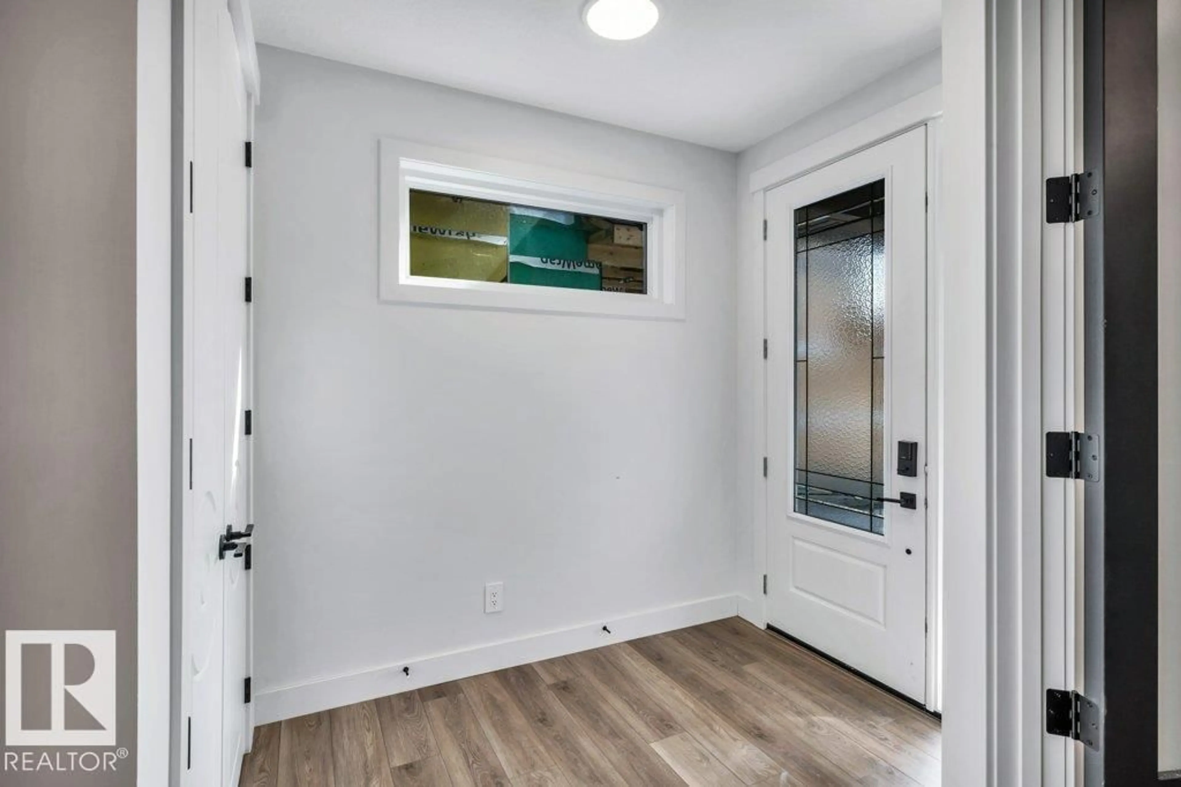 Indoor entryway for 68 ELDRIDGE PT, St. Albert Alberta T8N8C4