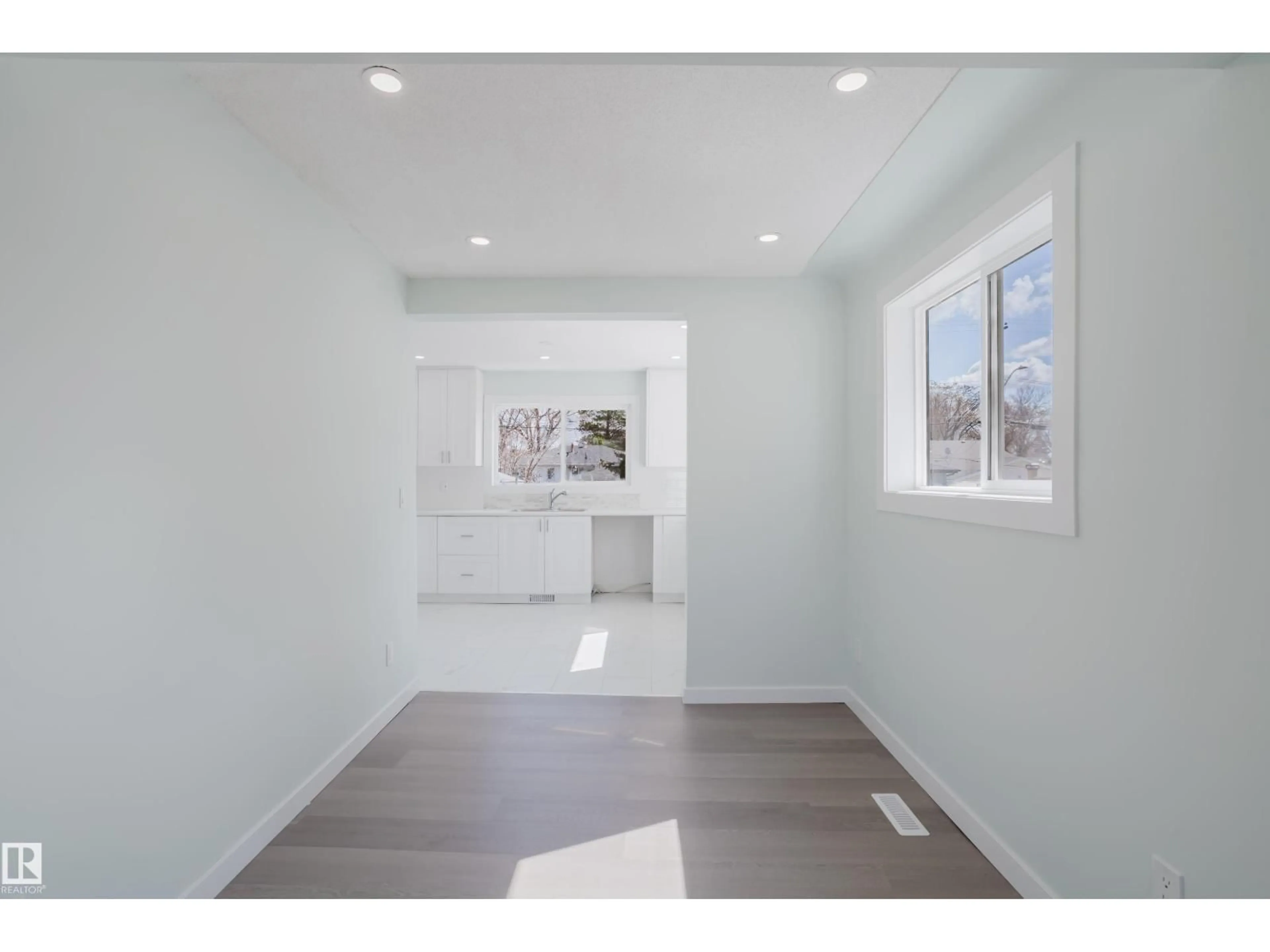 Indoor entryway for NW - 12821 125 ST, Edmonton Alberta T5L0V1