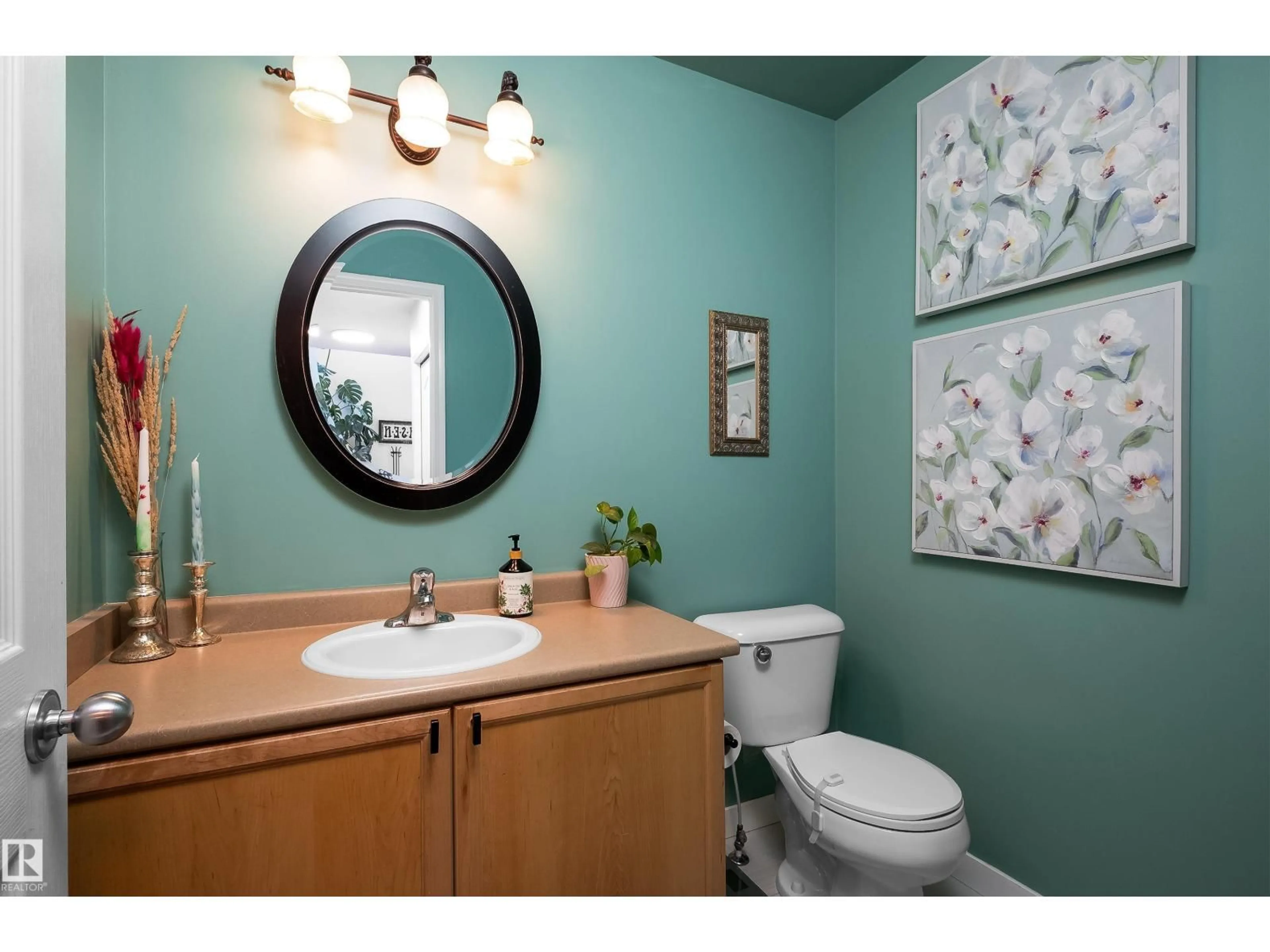 Standard bathroom, unknown for 8 COTE CL, Beaumont Alberta T4X1R8