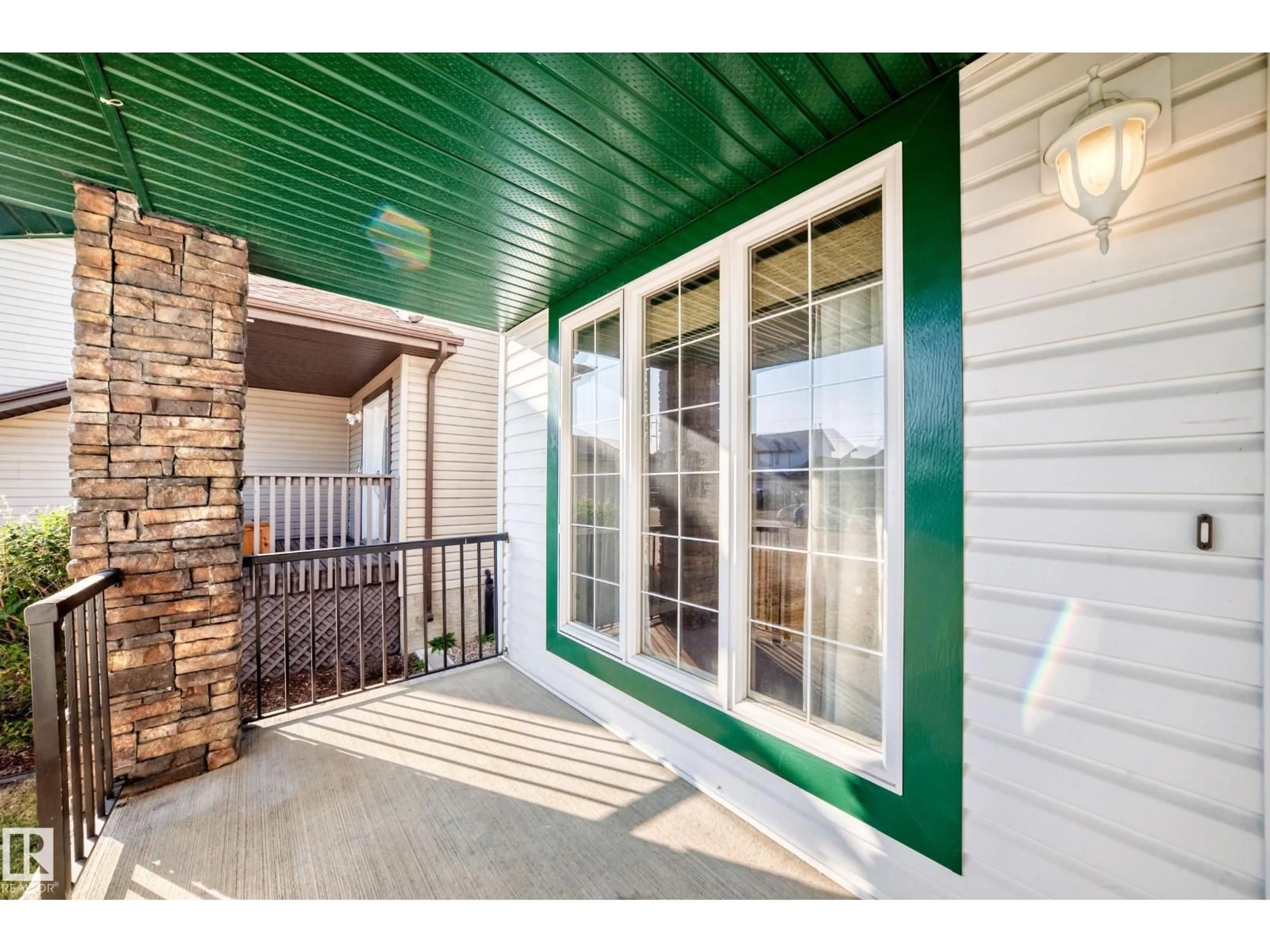 Indoor entryway for NW - 6424 164 AV, Edmonton Alberta T5Y3J2