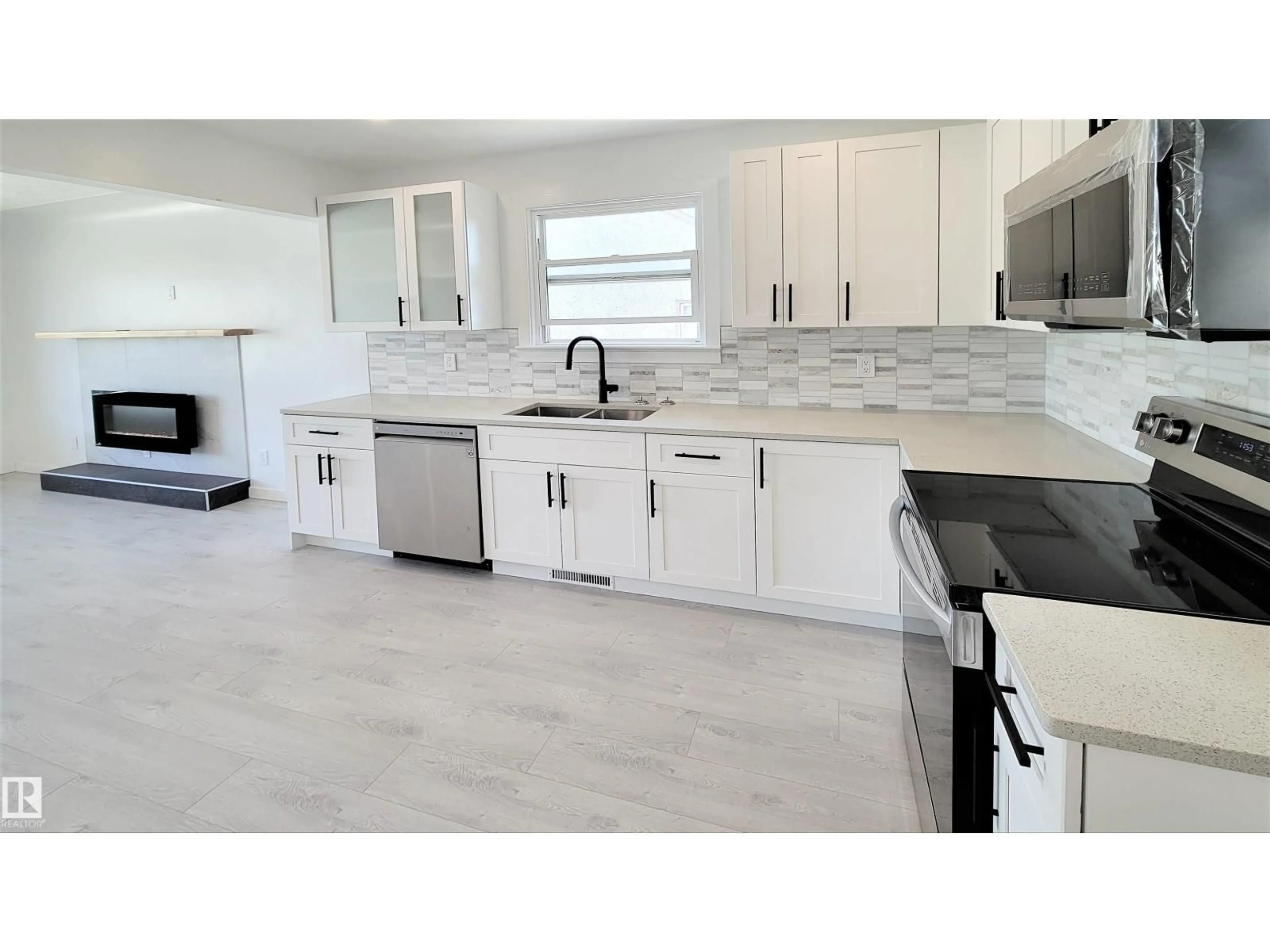 Open concept kitchen, ceramic/tile floor for 5020 49 ST, Two Hills Alberta T0B4K0