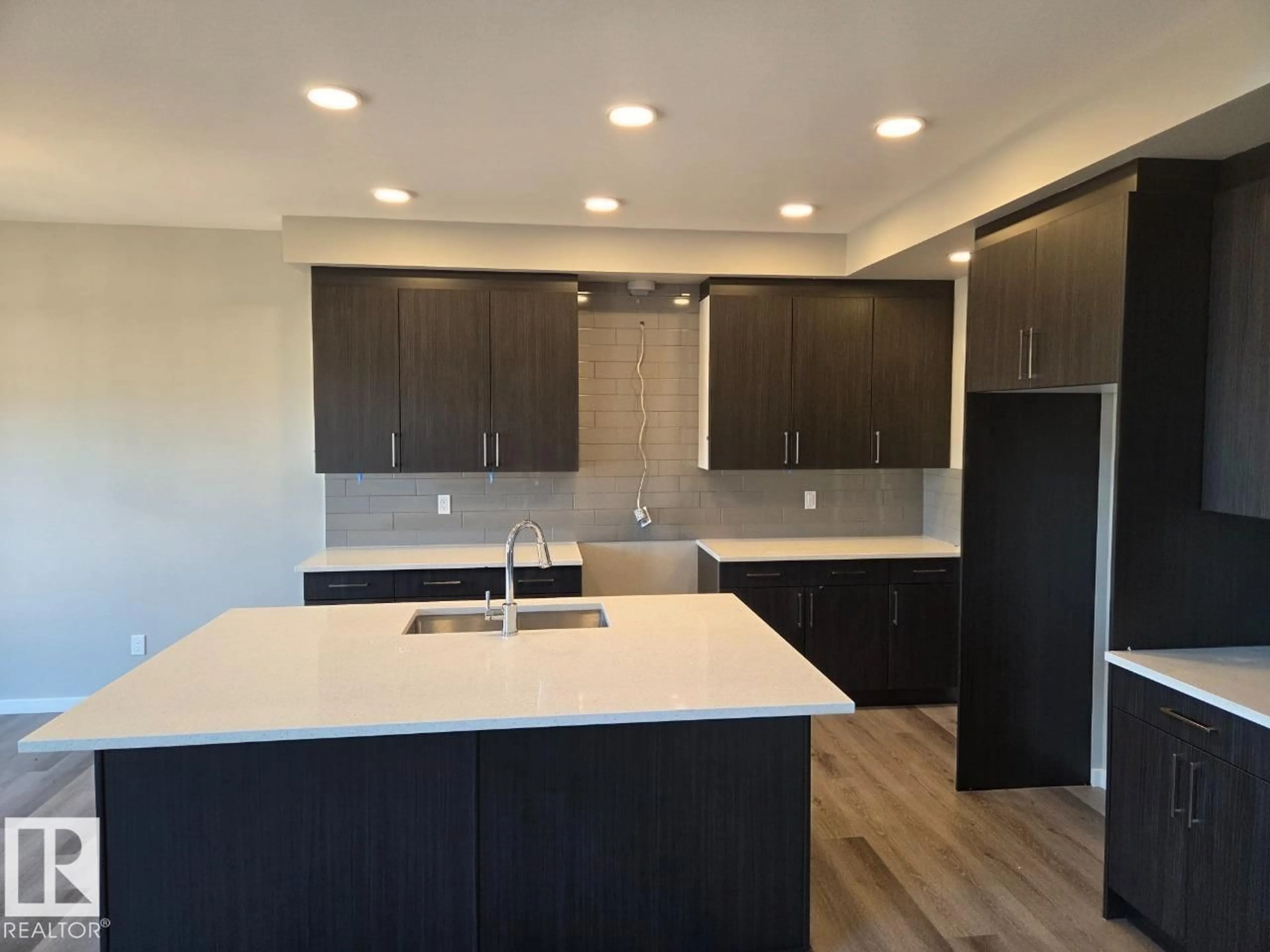 Open concept kitchen, unknown for 81 CATRIA PT, Sherwood Park Alberta T8H2B8