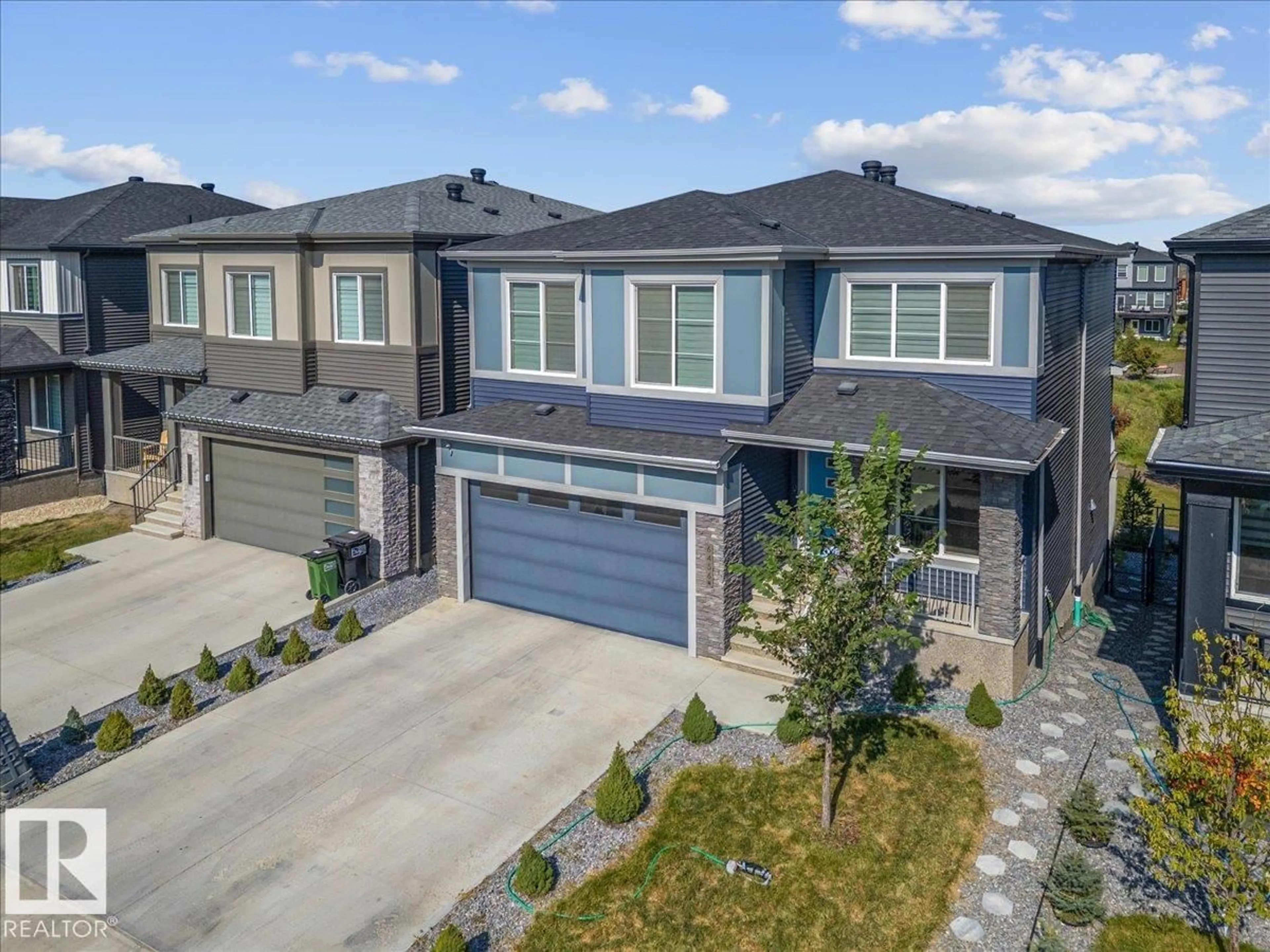 A pic from outside/outdoor area/front of a property/back of a property/a pic from drone, street for SW - 6456 KING WD, Edmonton Alberta T6W4R6