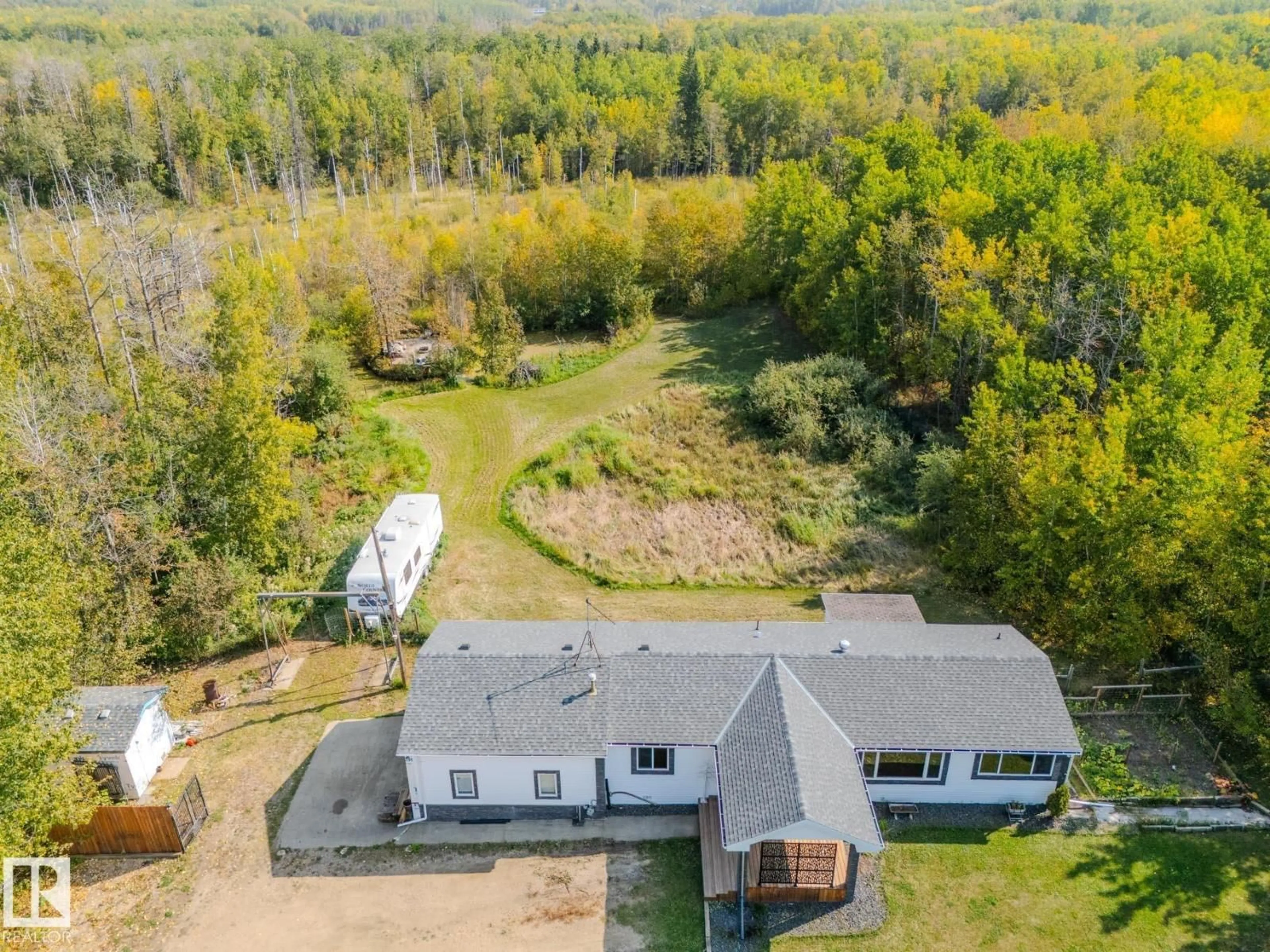 A pic from outside/outdoor area/front of a property/back of a property/a pic from drone, unknown for 79 50121 RR 204, Rural Beaver County Alberta T0B4J0