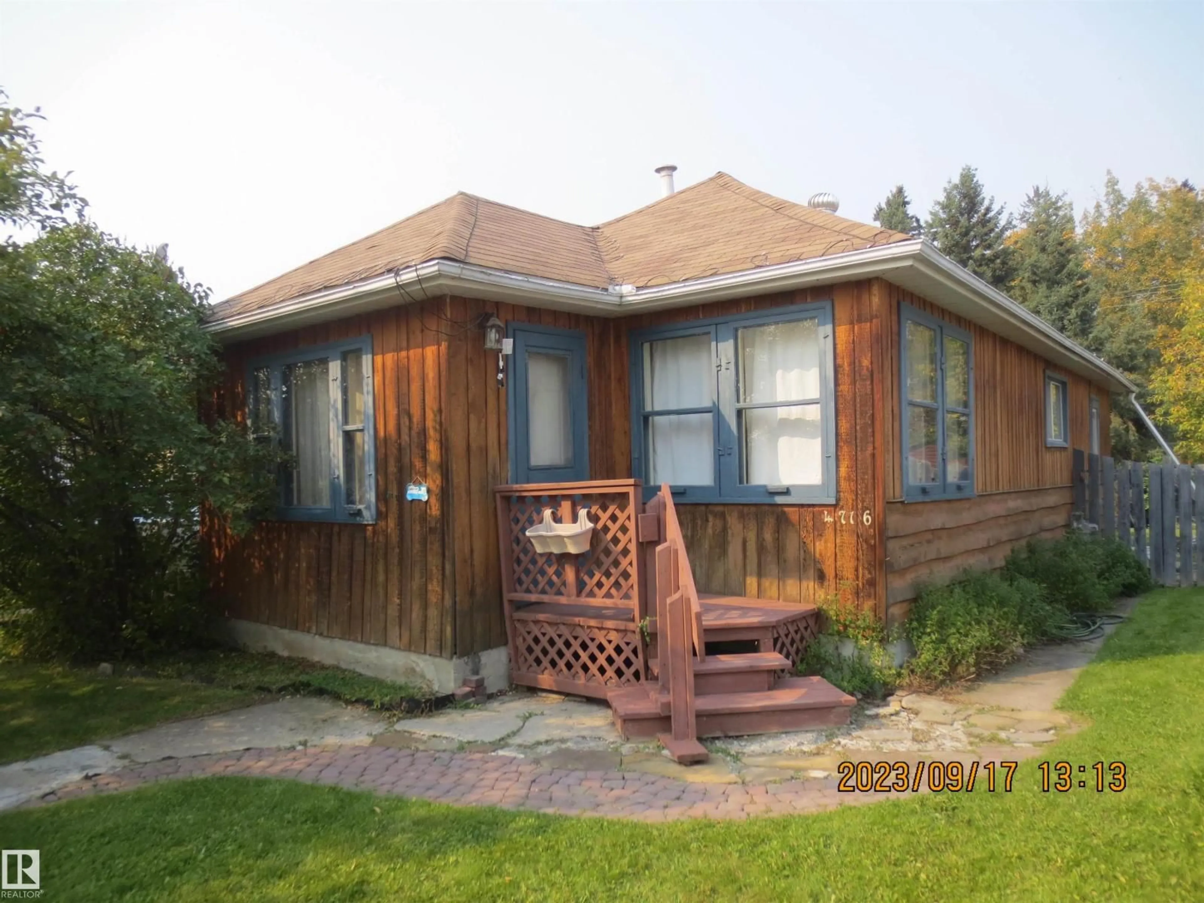 Patio, unknown for 4716 6 AV, Edson Alberta T7E1E1