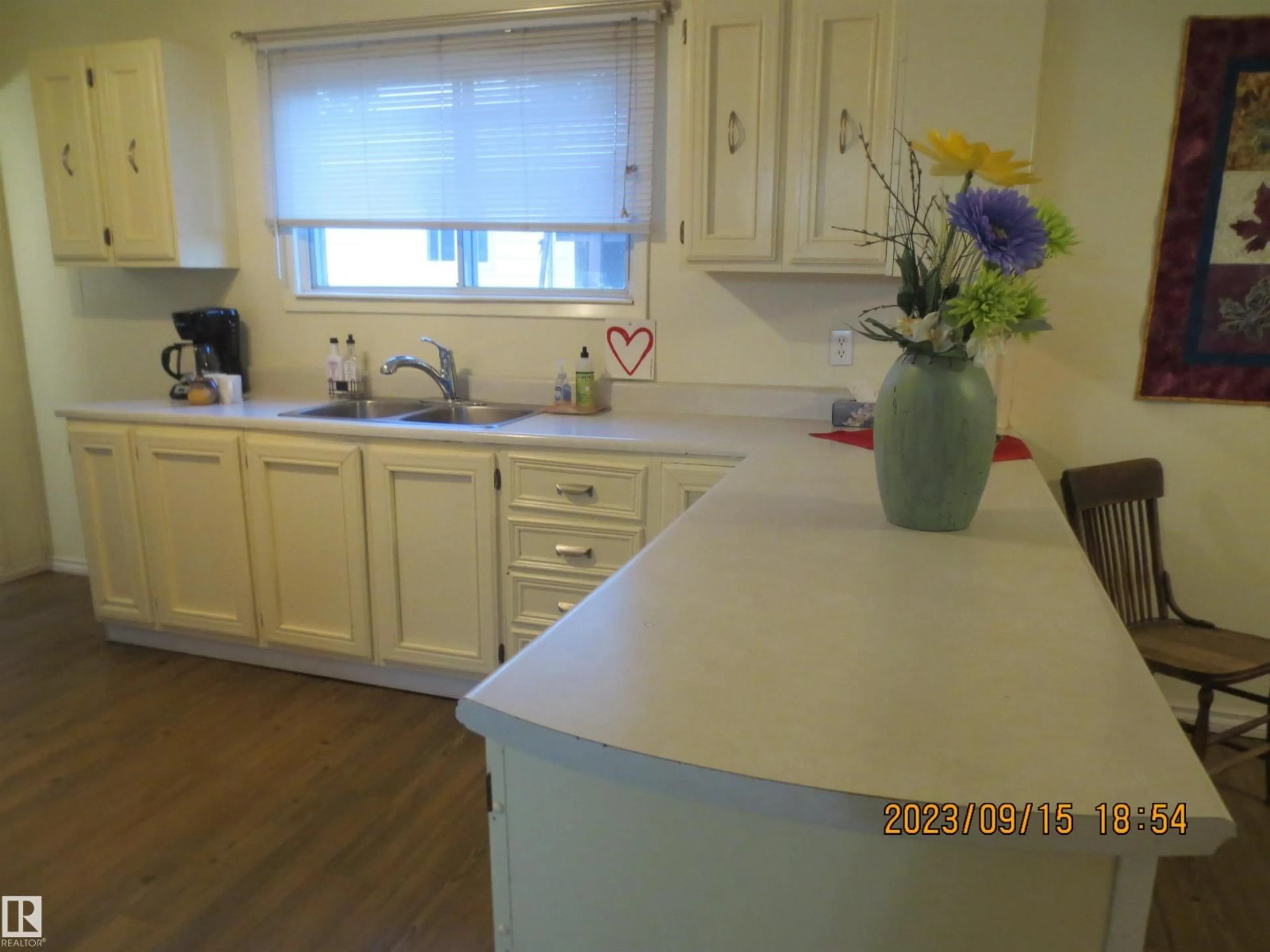 Standard kitchen, unknown for 4716 6 AV, Edson Alberta T7E1E1