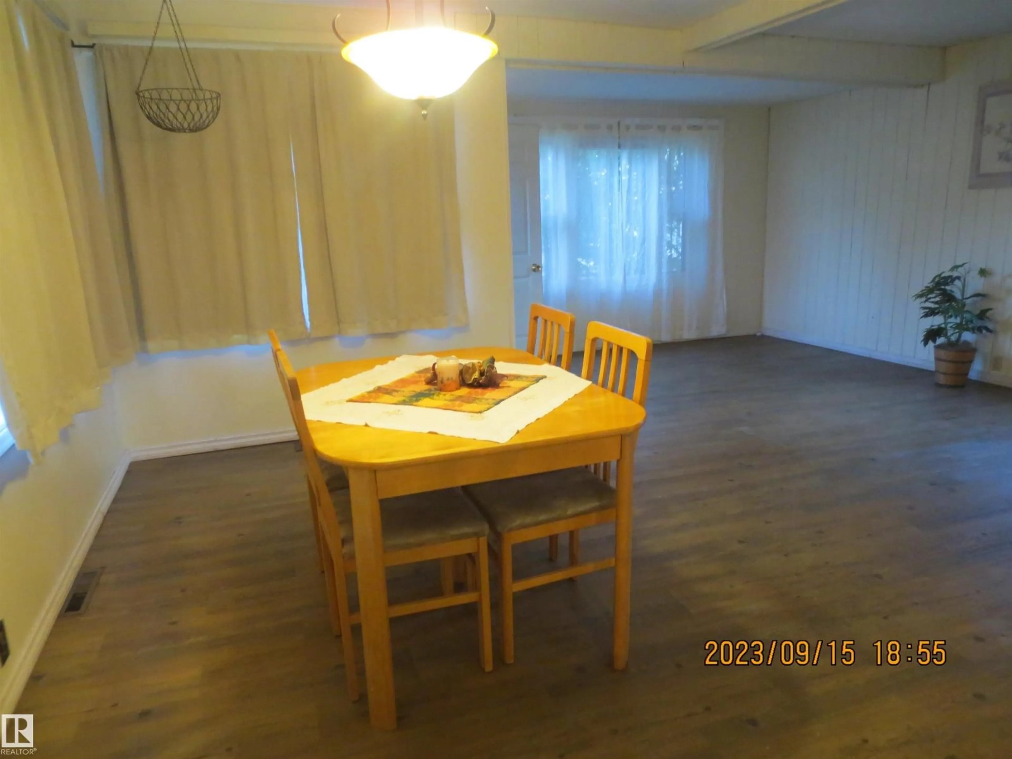 Dining room, wood/laminate floor for 4716 6 AV, Edson Alberta T7E1E1