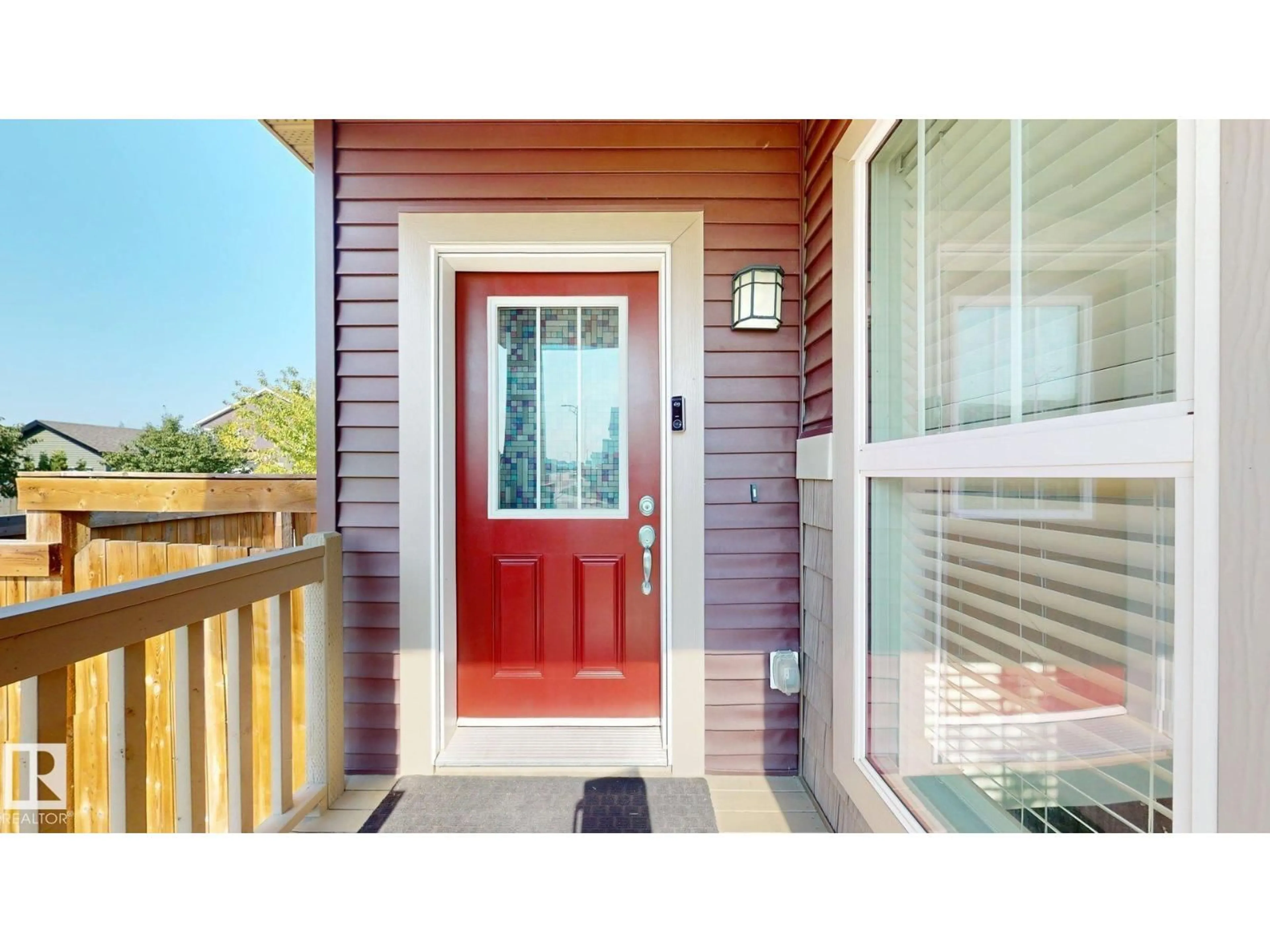 Indoor entryway for 467 ORCHARDS BV, Edmonton Alberta T6X2C8