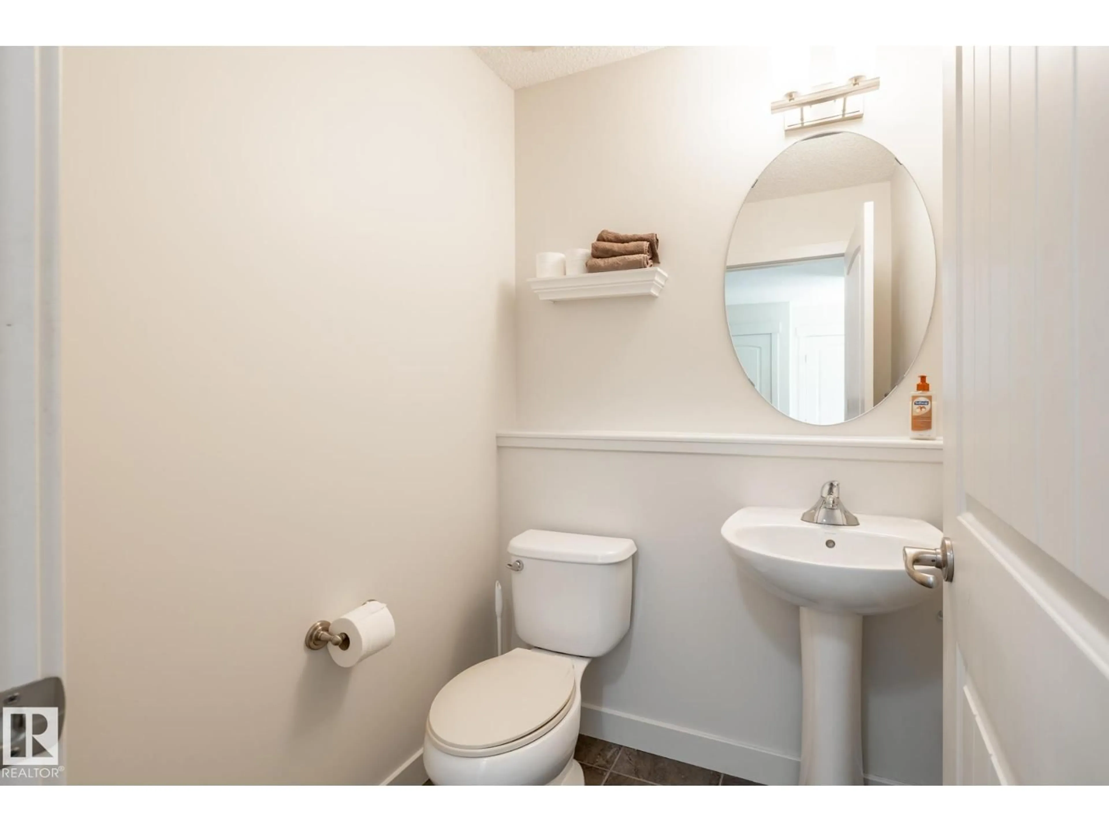 Standard bathroom, unknown for 3010 HARVEY CR, Edmonton Alberta T6M0N2