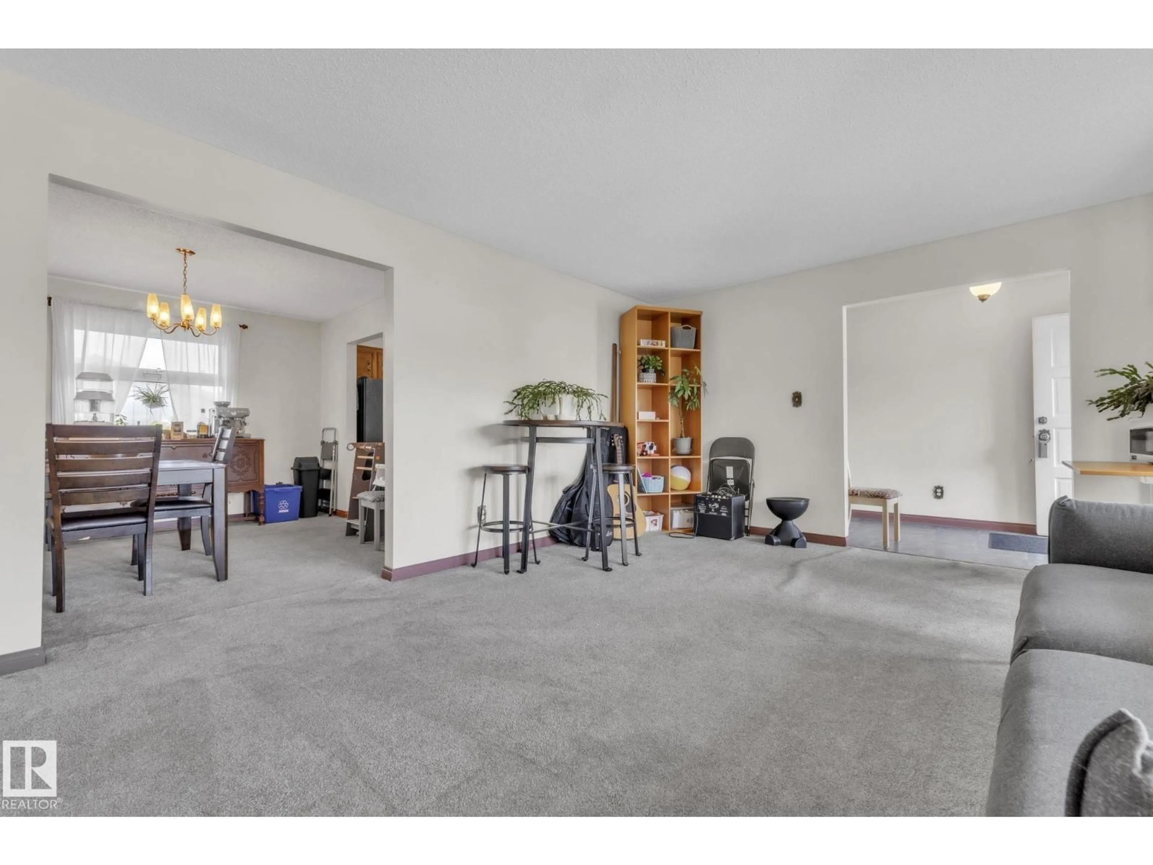 Unknown for NW - 3116 67 ST, Edmonton Alberta T6K1L9