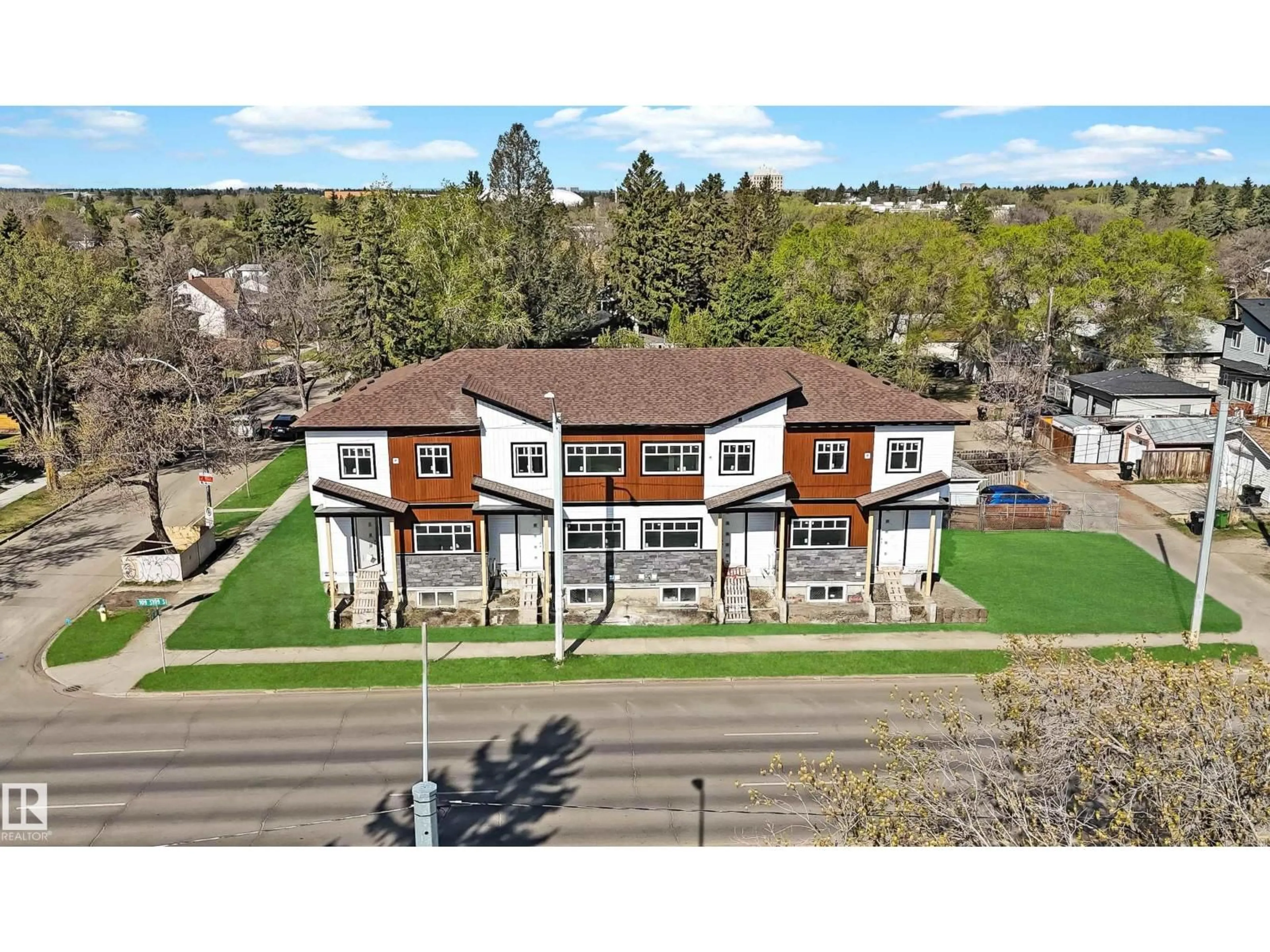 A pic from outside/outdoor area/front of a property/back of a property/a pic from drone, unknown for 6704 109 ST, Edmonton Alberta T6H2A4
