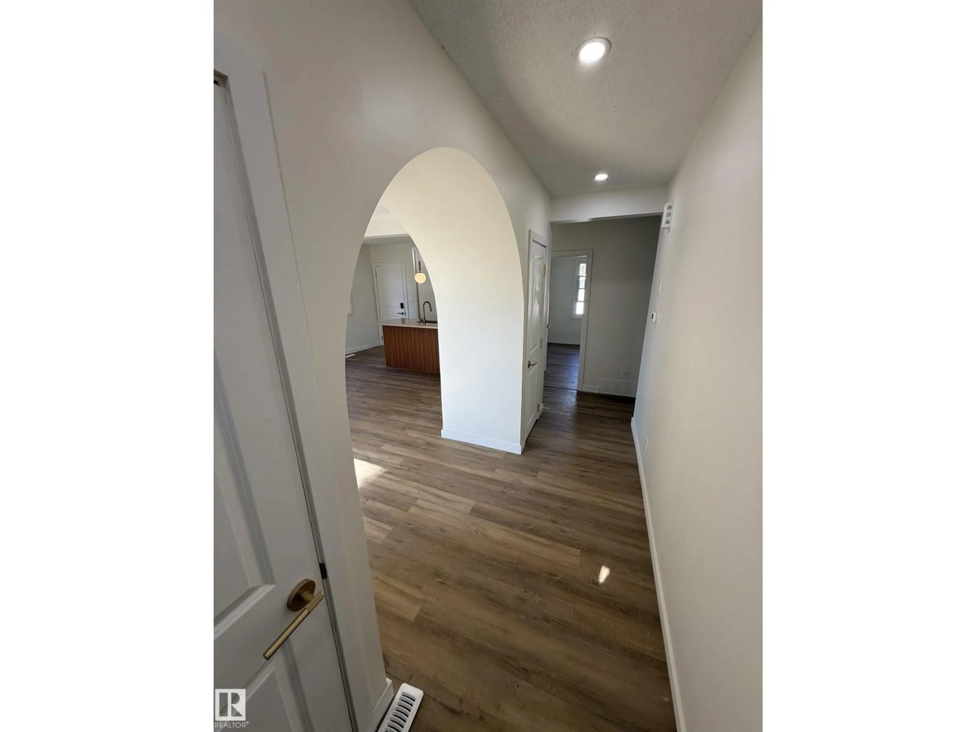 A pic of a room for 13436 118 AV, Edmonton Alberta T5L2L8