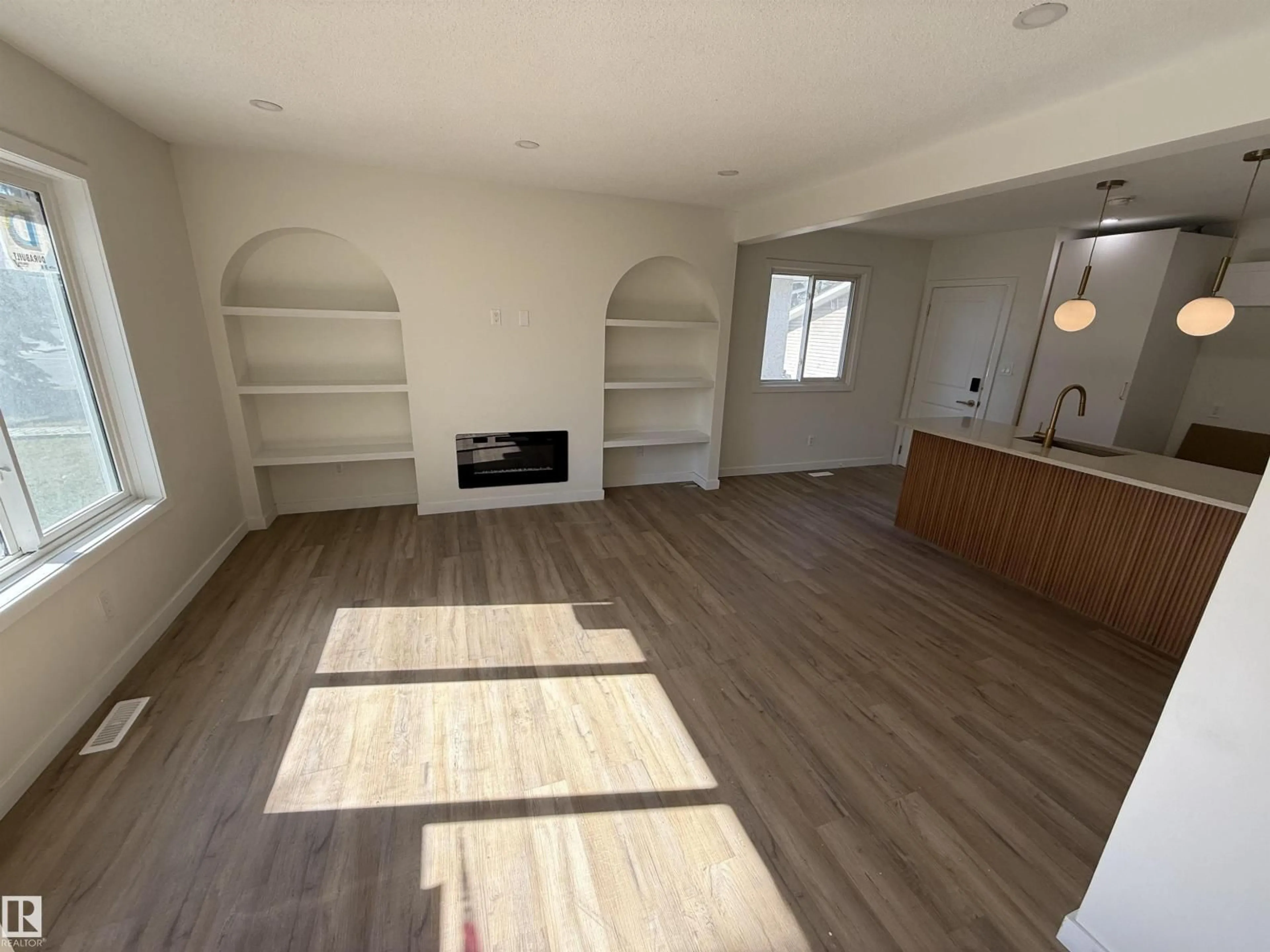A pic of a room for 13436 118 AV, Edmonton Alberta T5L2L8
