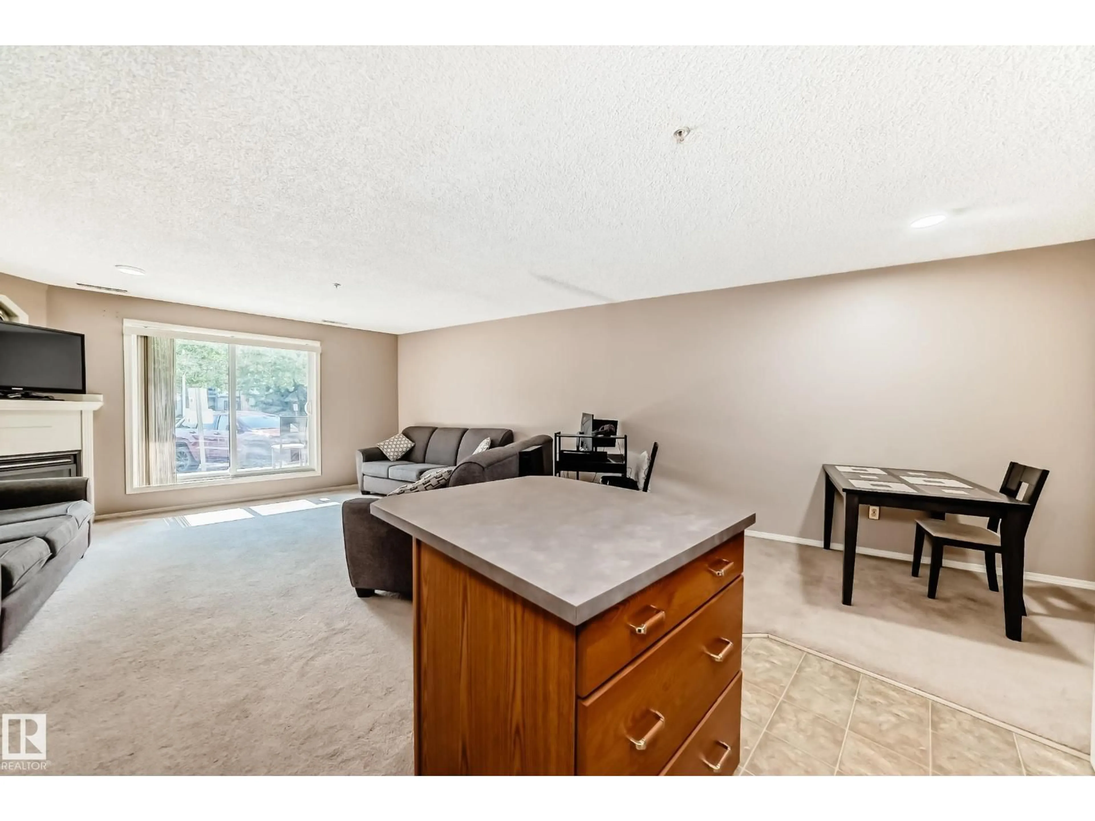 Unknown for NW - 138 16311 95 ST, Edmonton Alberta T6Z3Y5