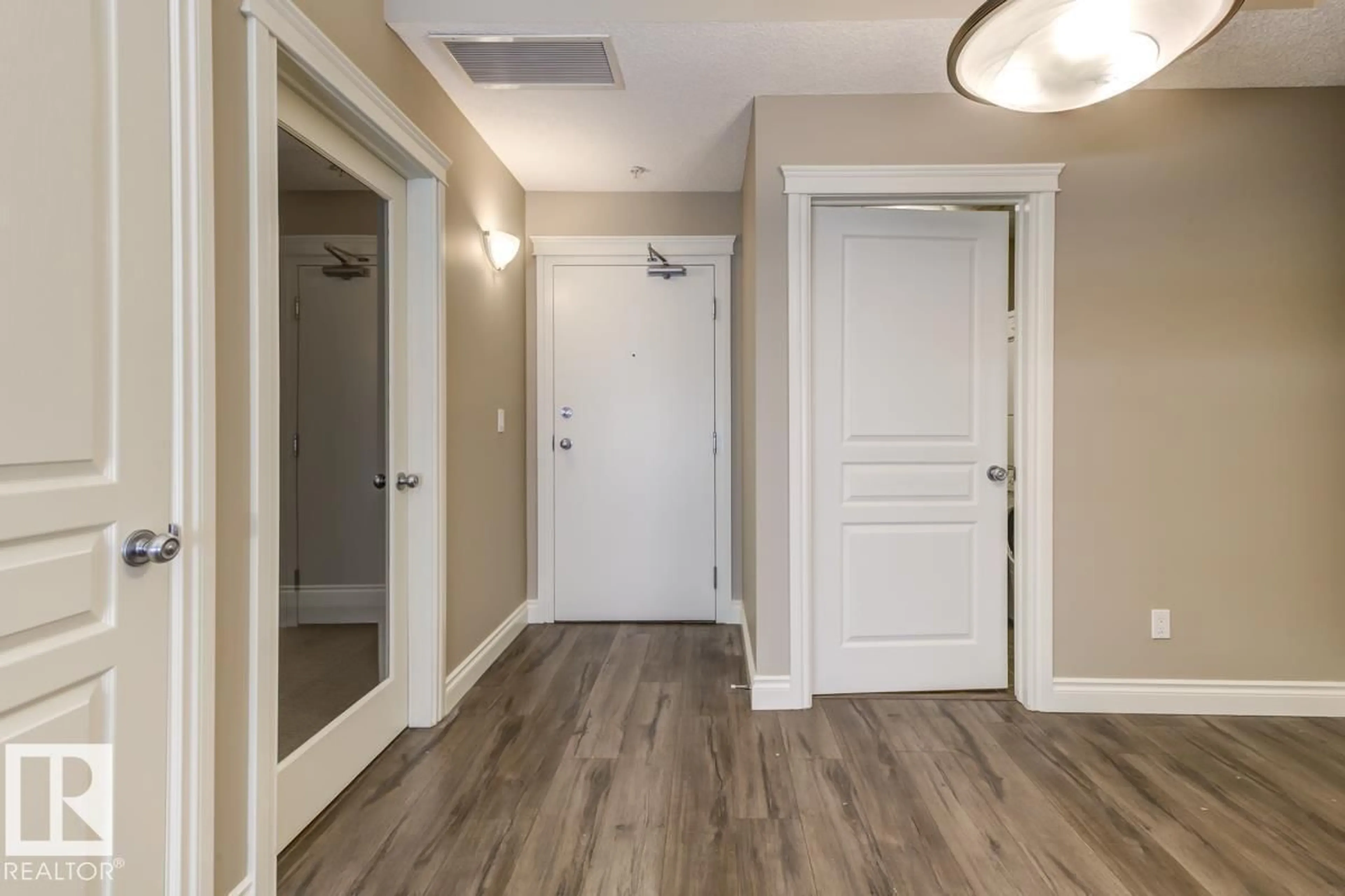 Indoor entryway for #104 - 10232 115 ST, Edmonton Alberta T5K1T8
