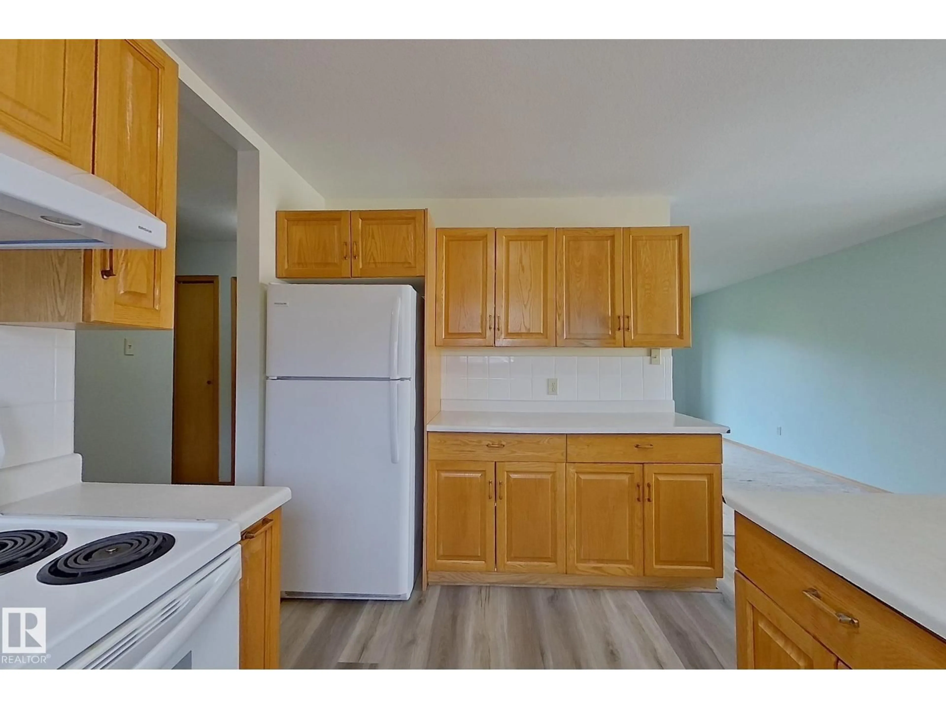 Standard kitchen, unknown for 4714 50 ST, Athabasca Town Alberta T9S1R1