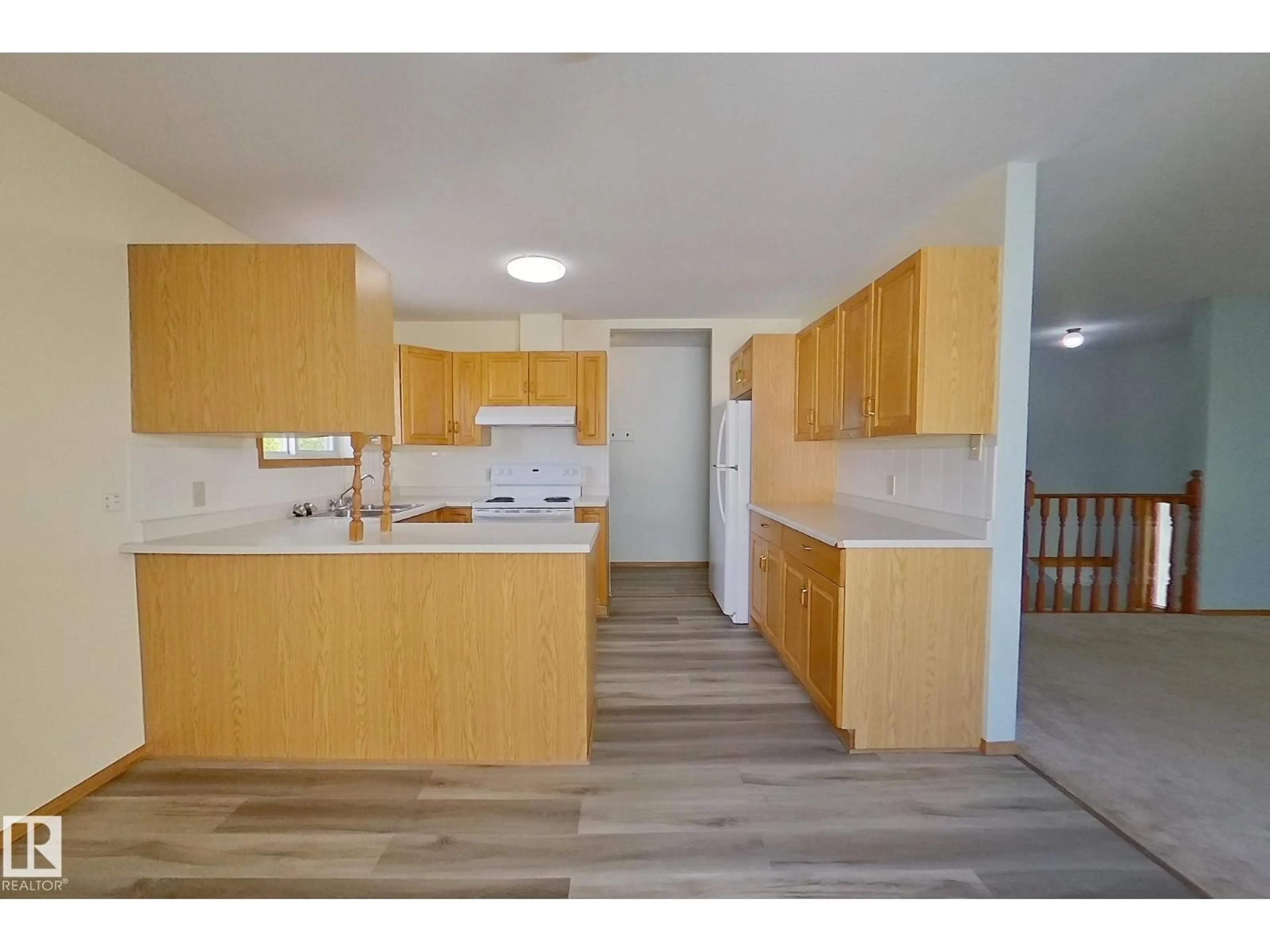 Standard kitchen, wood/laminate floor for 4714 50 ST, Athabasca Town Alberta T9S1R1