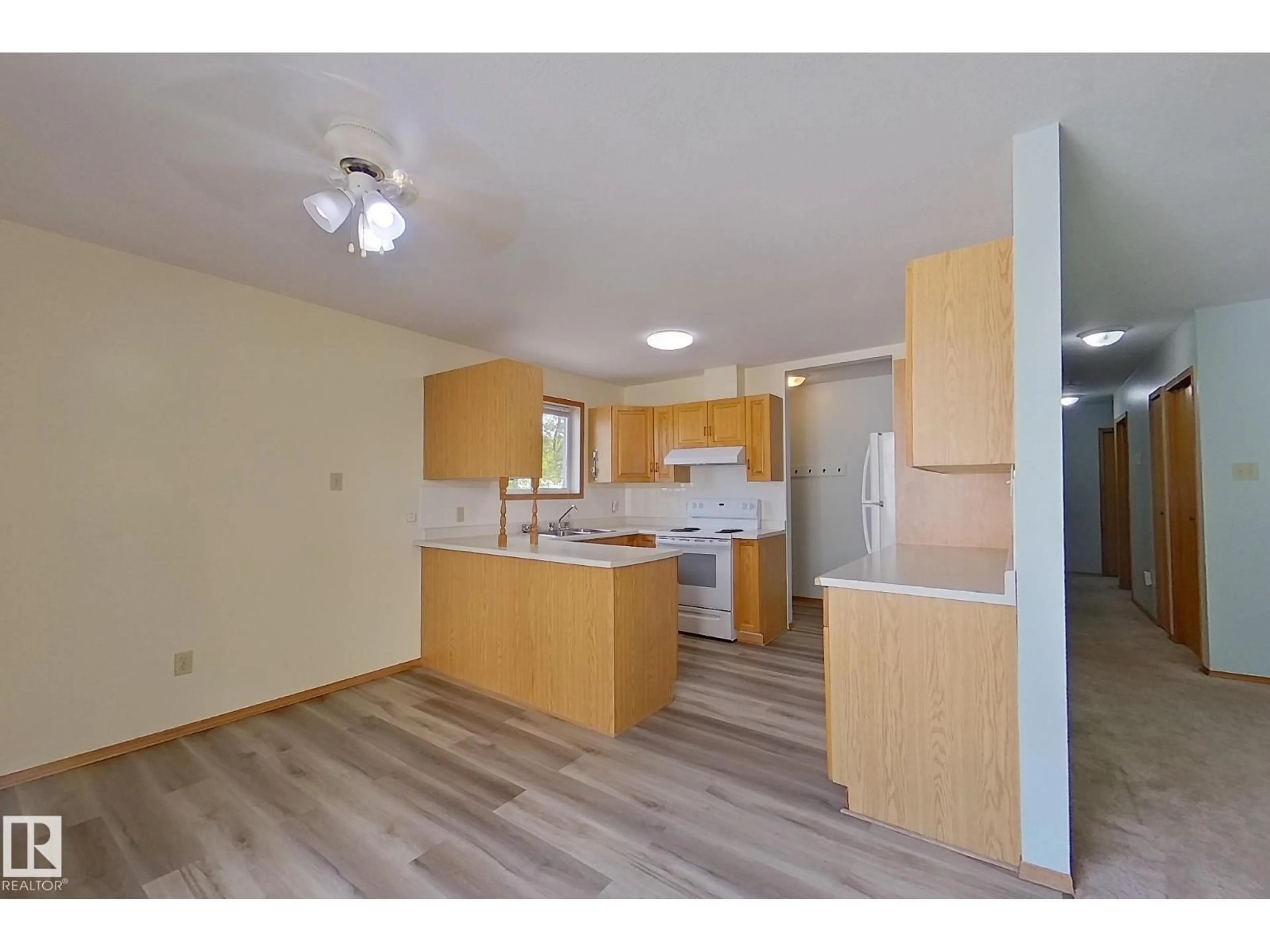 Standard kitchen, wood/laminate floor for 4714 50 ST, Athabasca Town Alberta T9S1R1