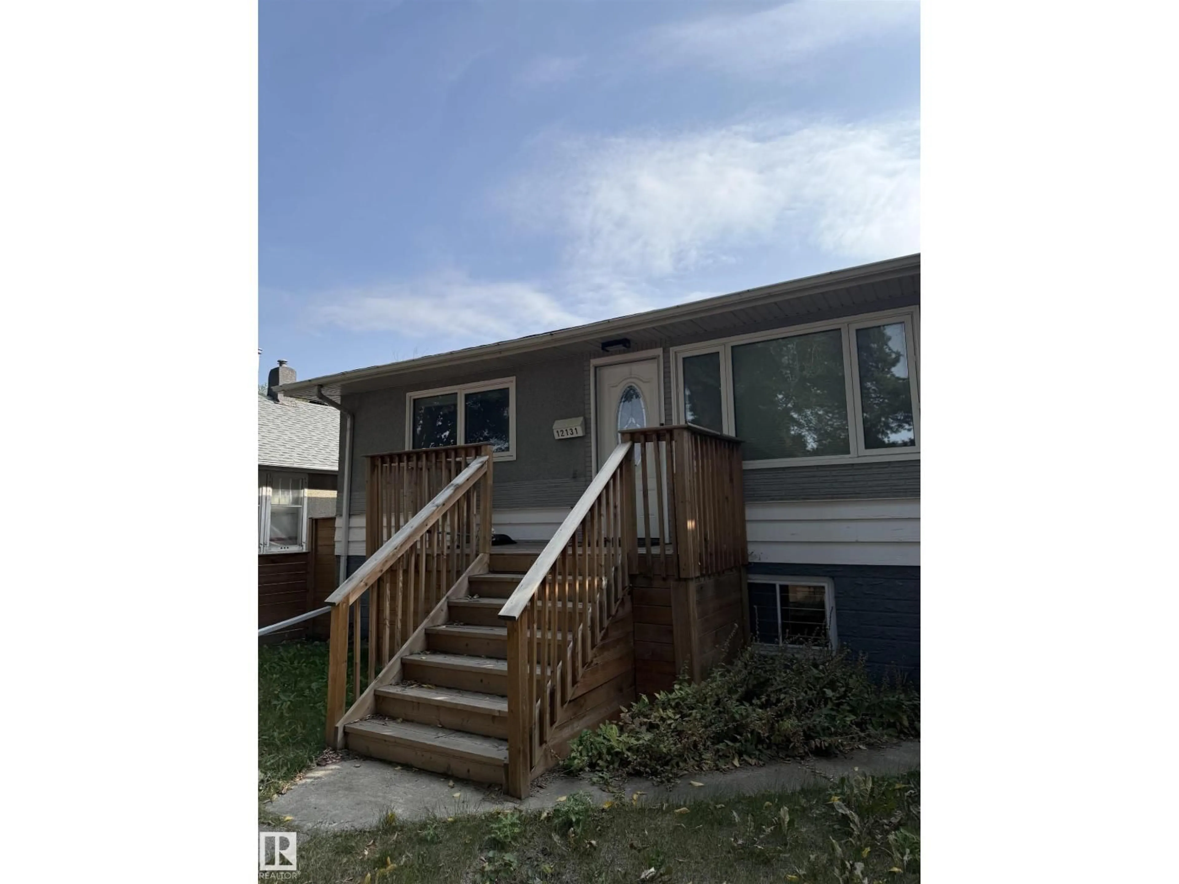 Home with vinyl exterior material, unknown for 12131 65 ST, Edmonton Alberta T5W4L6
