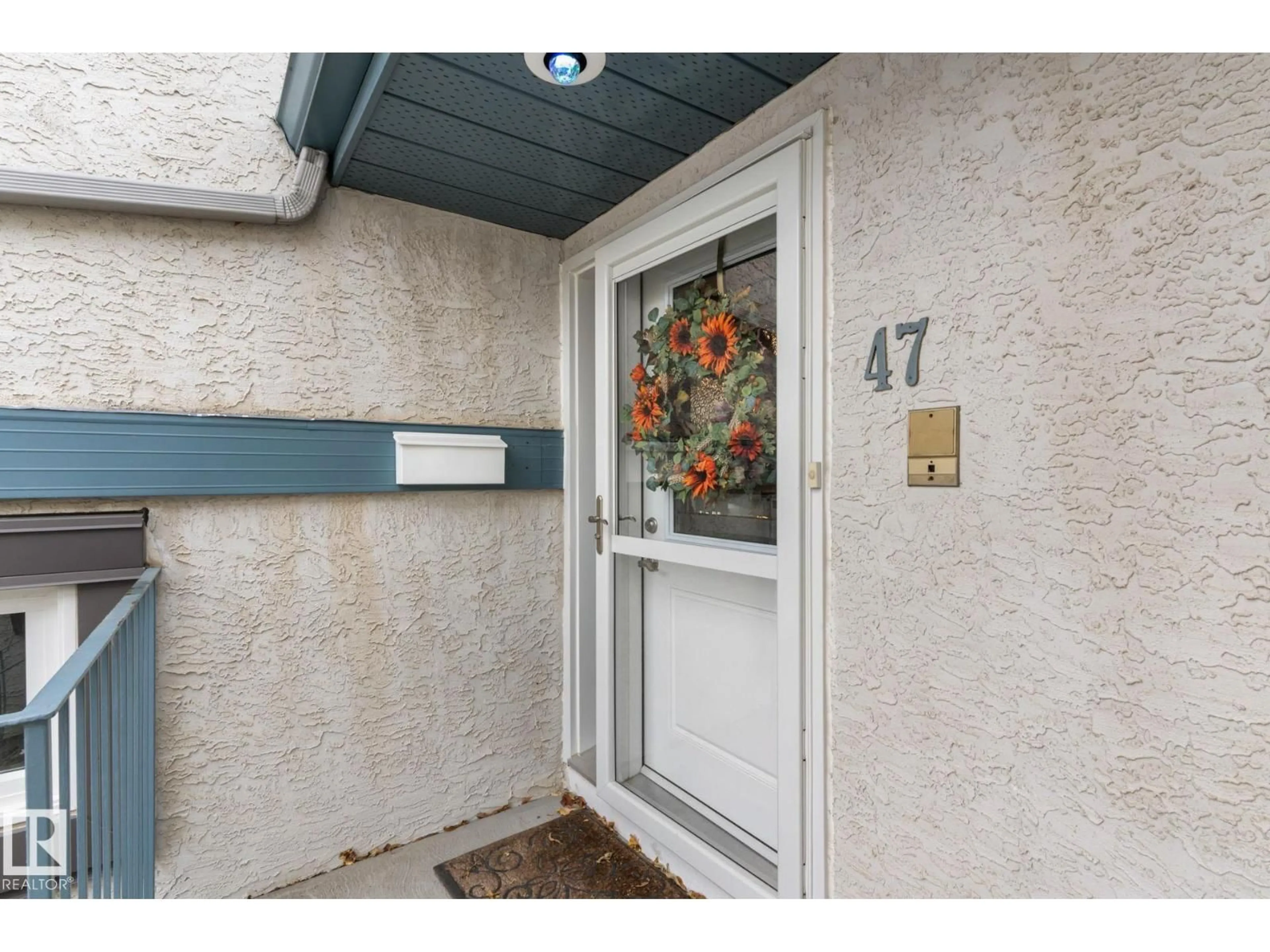 Indoor entryway for 1130 FALCONER RD, Edmonton Alberta T6R2J6