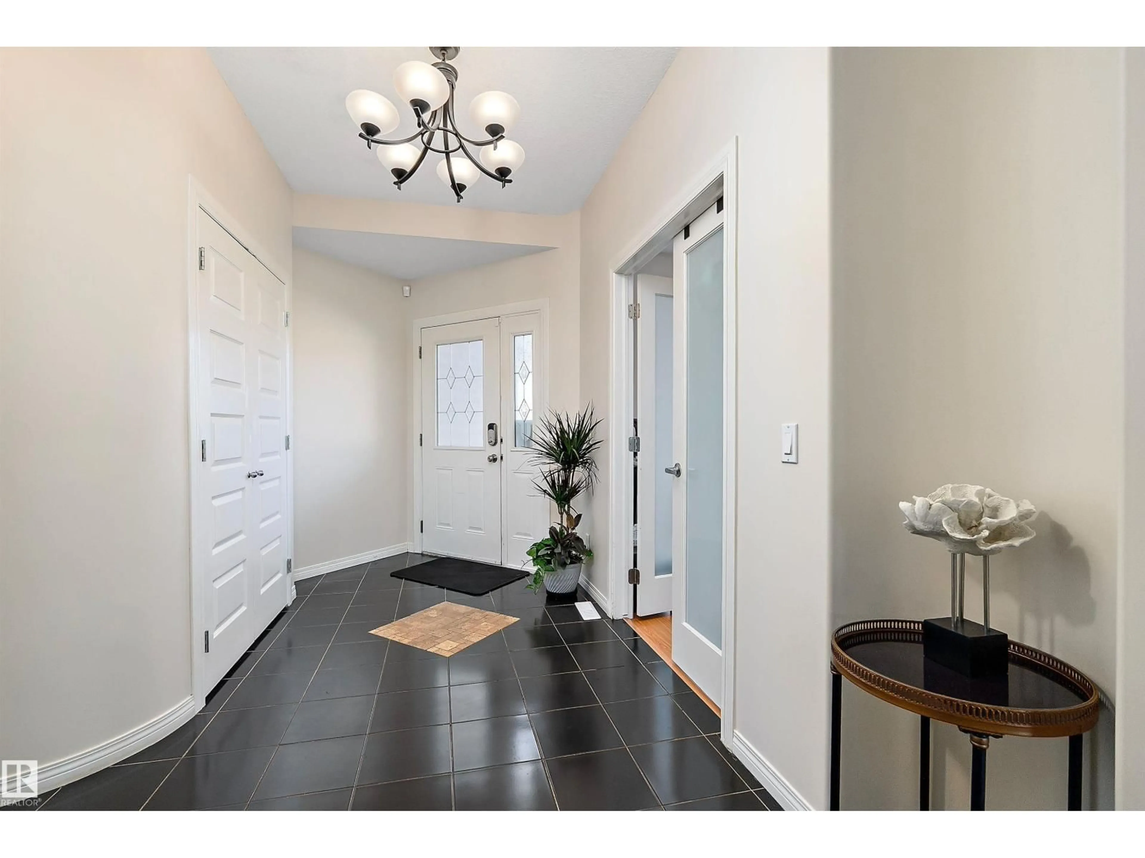Indoor entryway for 137 CYPRESS DR, Wetaskiwin Alberta T9A1K6