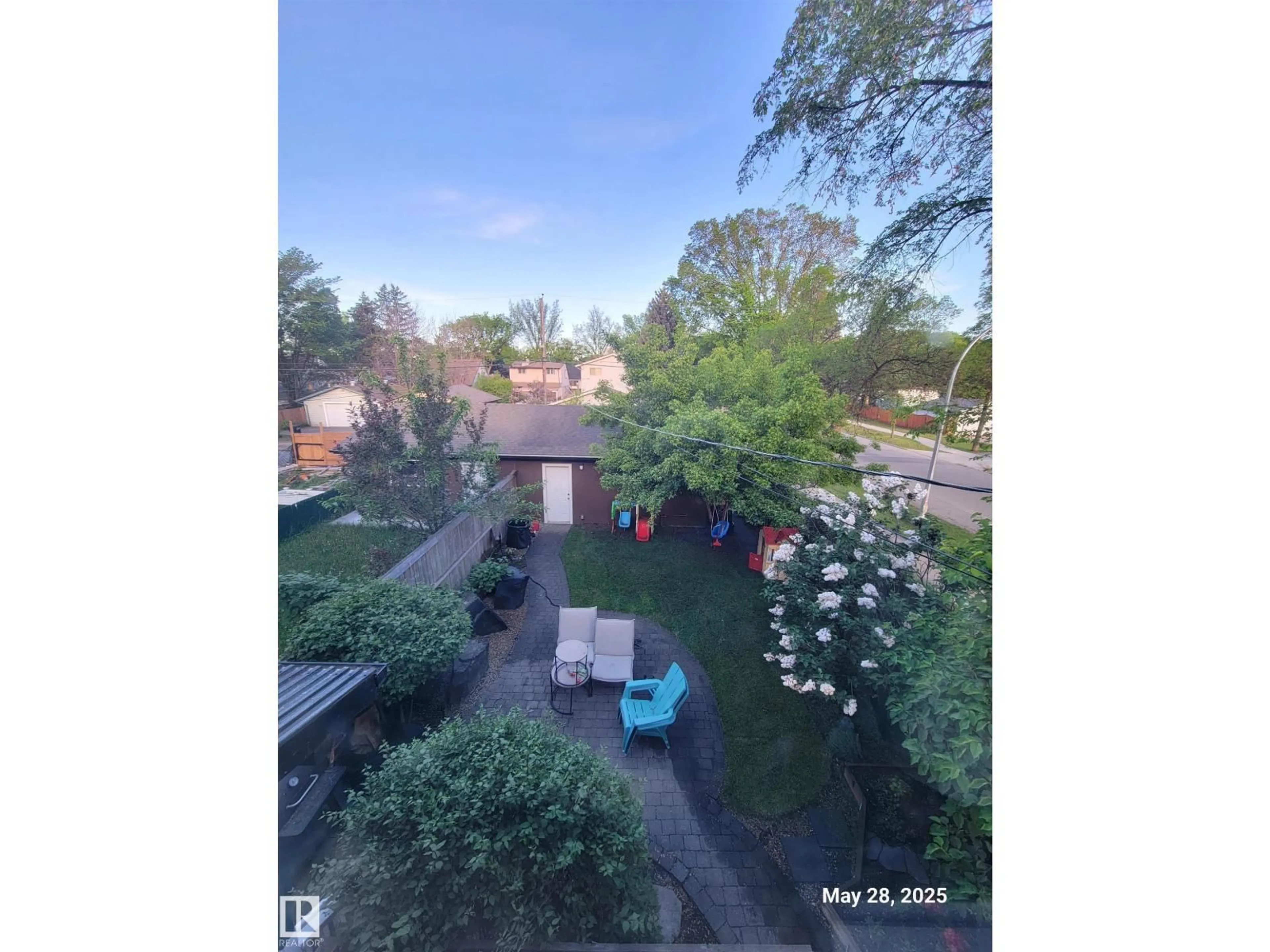 A pic from outside/outdoor area/front of a property/back of a property/a pic from drone, unknown for 11846 125 ST, Edmonton Alberta T5L0R9