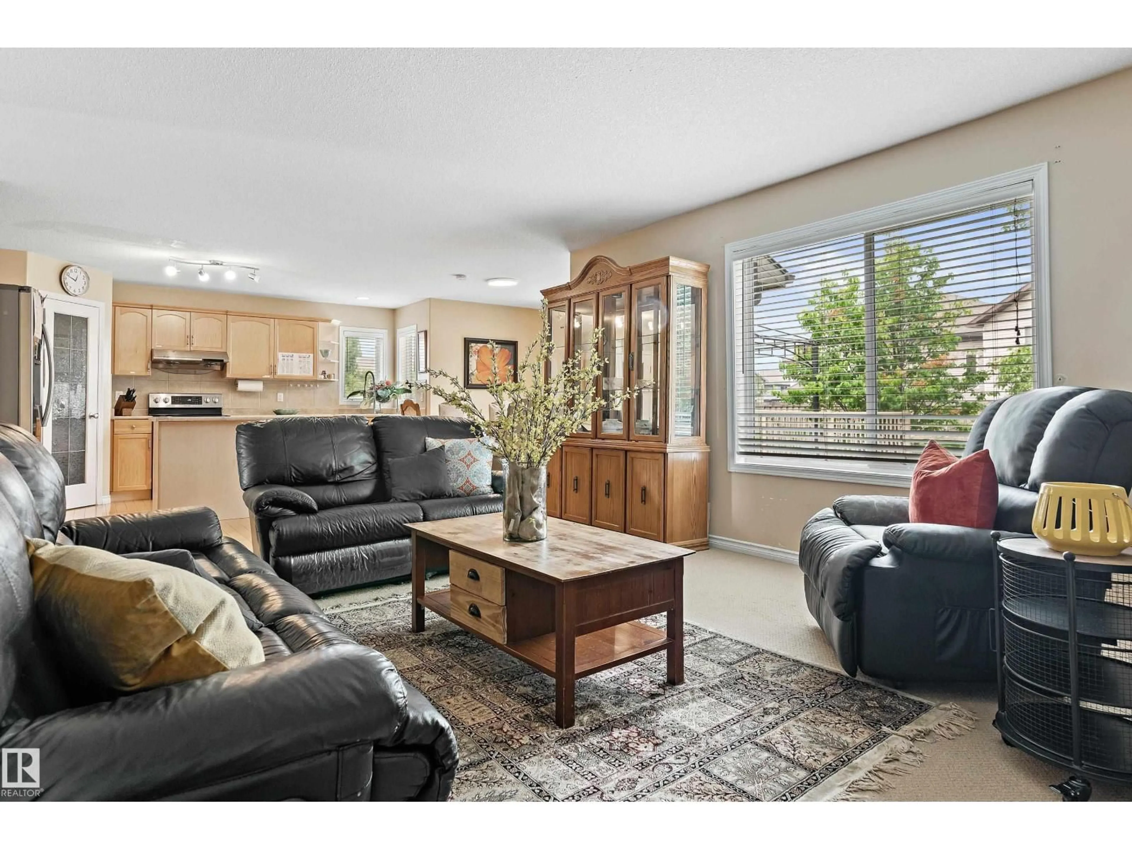Living room with furniture, unknown for 20432 50 AV, Edmonton Alberta T6M2Z8