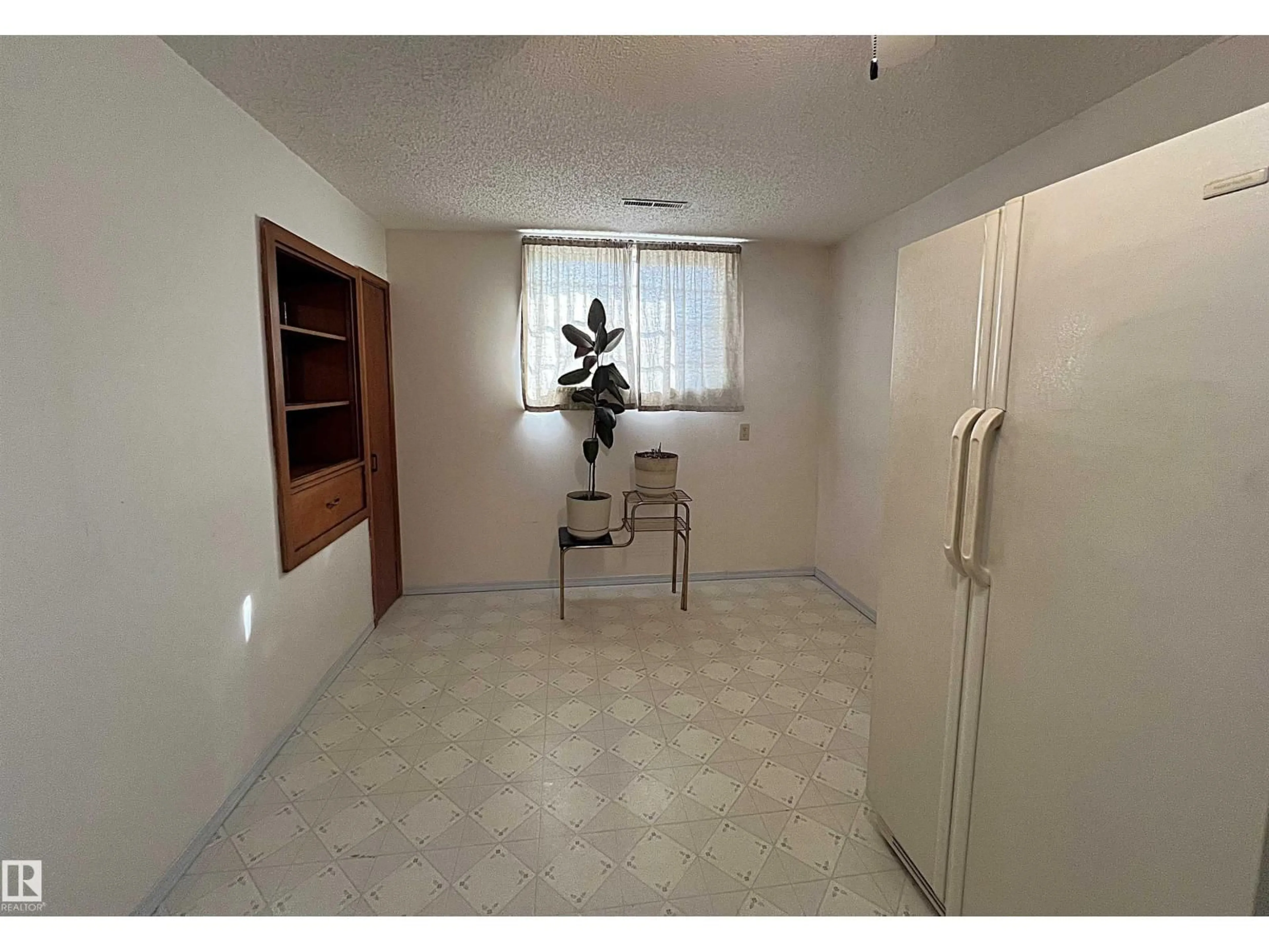 A pic of a room for NW - 8507 8509 128 AV, Edmonton Alberta T5E0E9