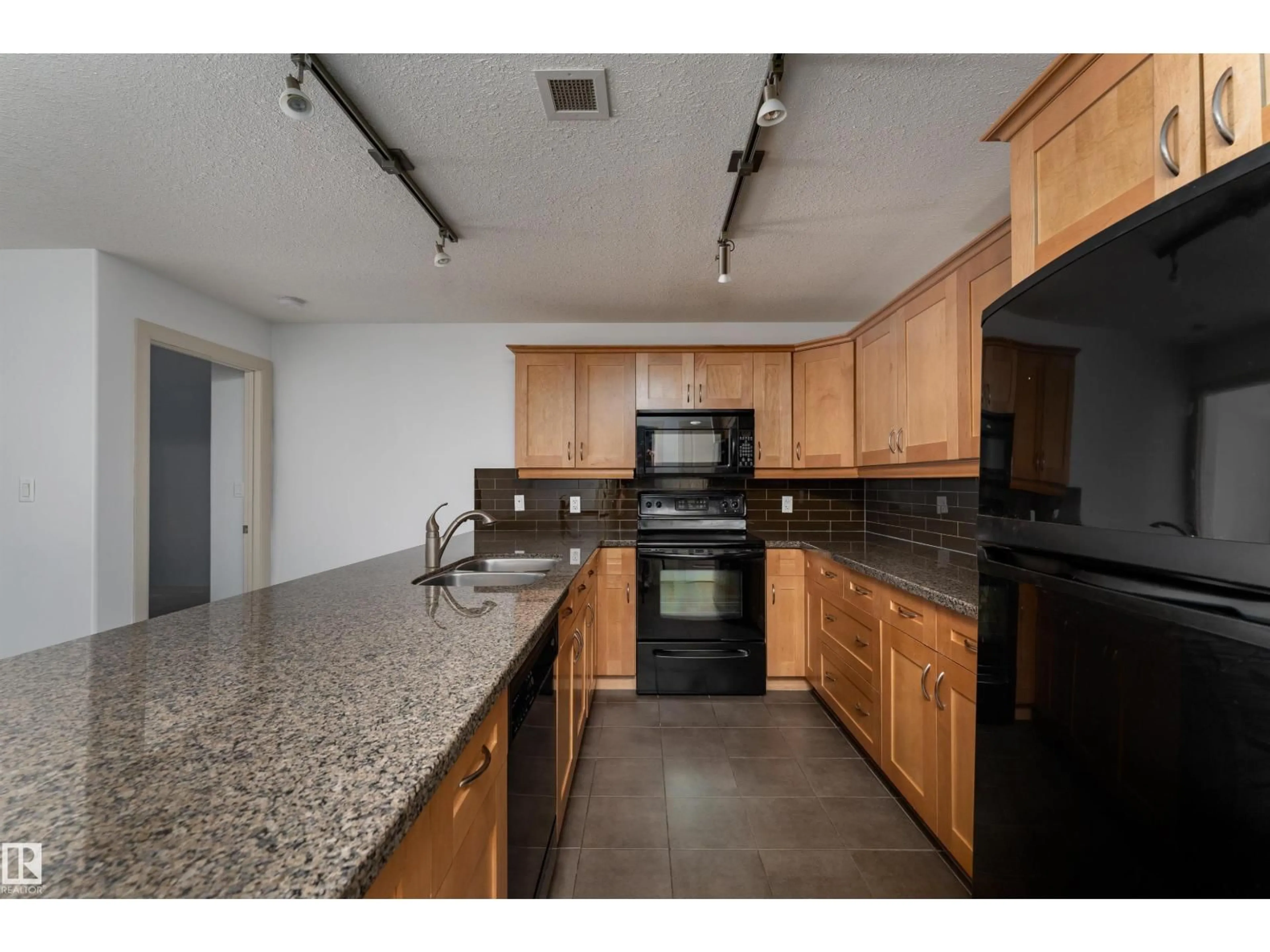 Standard kitchen, unknown for 400 - 238 PALISADES WAY, Sherwood Park Alberta T8H0H4