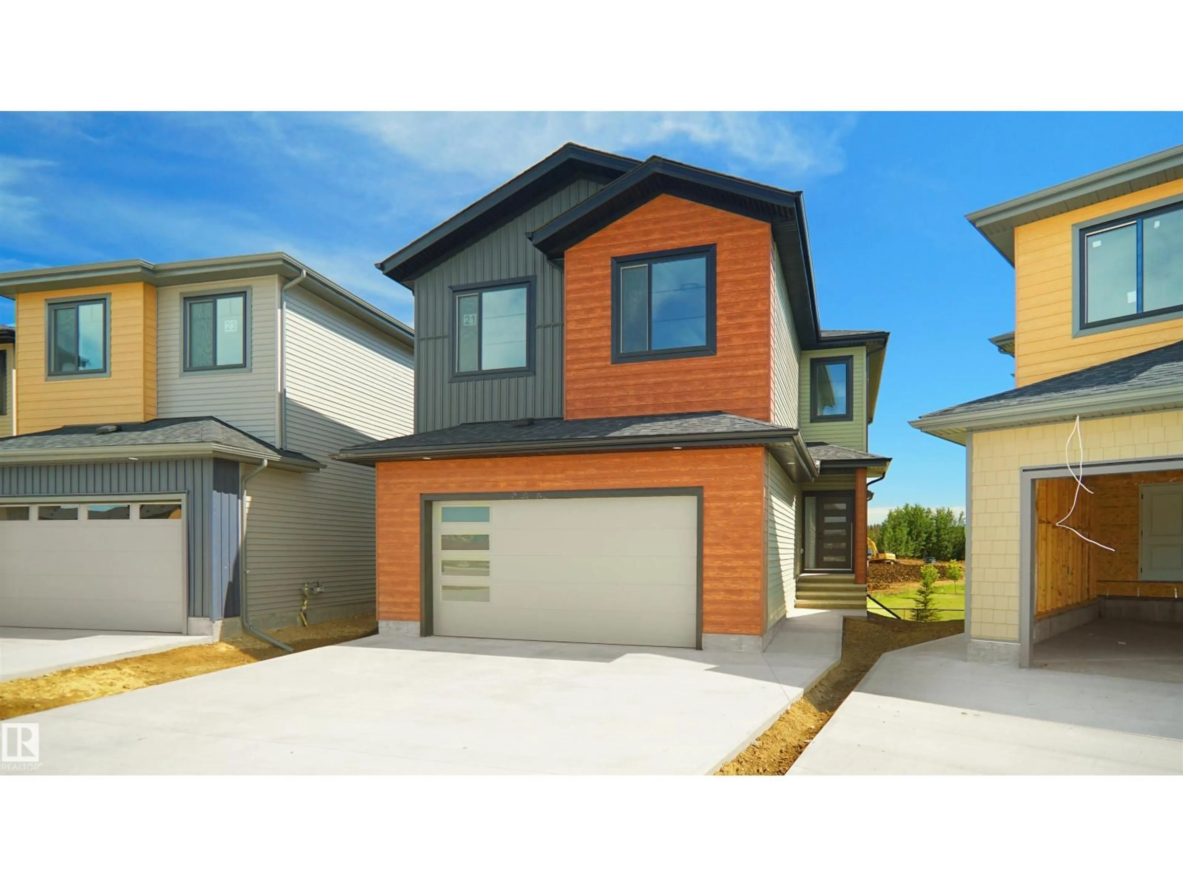 Home with vinyl exterior material, street for 21 TRILL POINT, Spruce Grove Alberta T7X0Z4