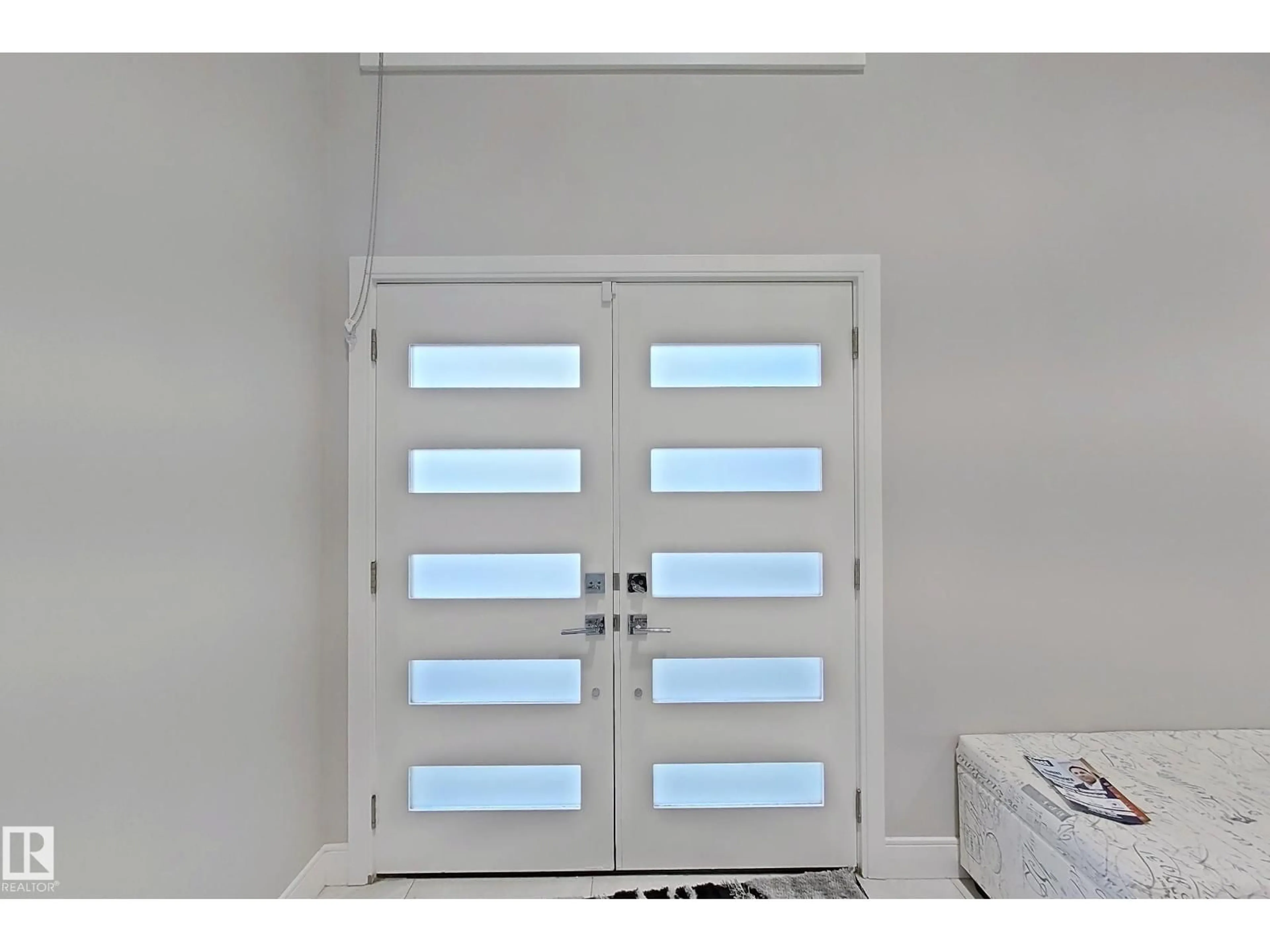 Indoor entryway for NW - 1492 25 ST, Edmonton Alberta T6T2L3