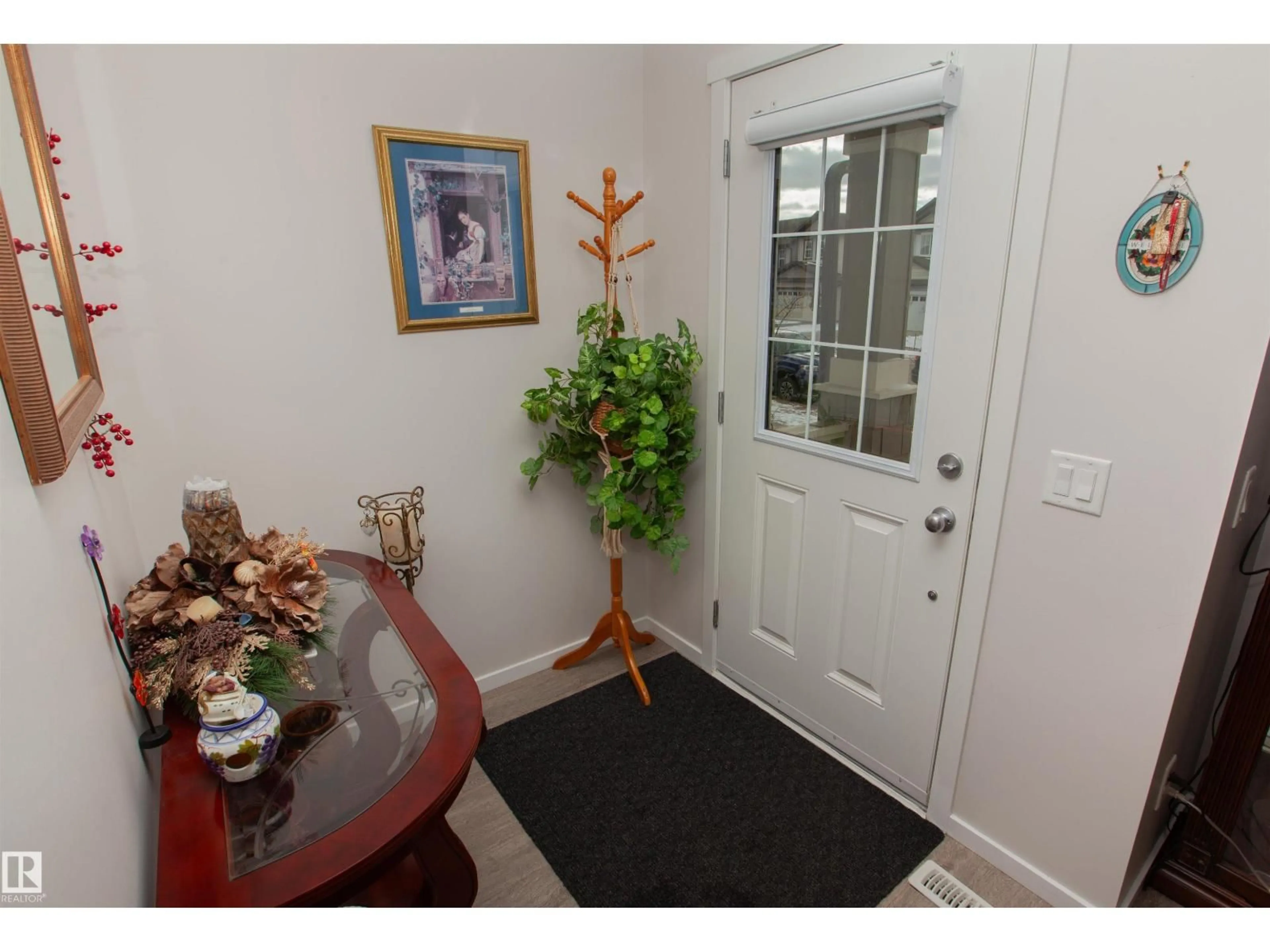 Indoor entryway for 2902 MAPLE WY, Edmonton Alberta T6T0T4