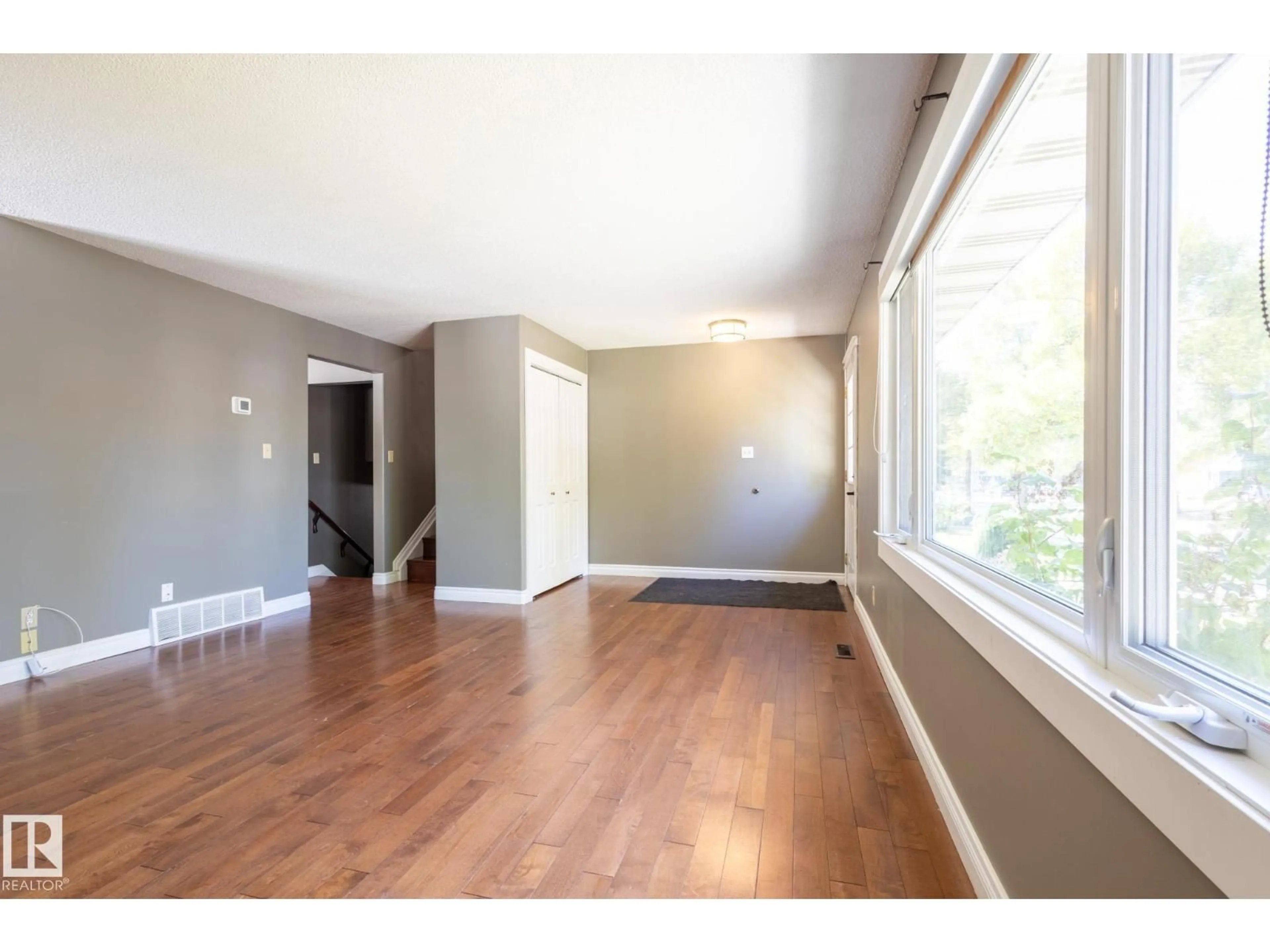 A pic of a room for 16 LAROSE DR, St. Albert Alberta T8N1S6