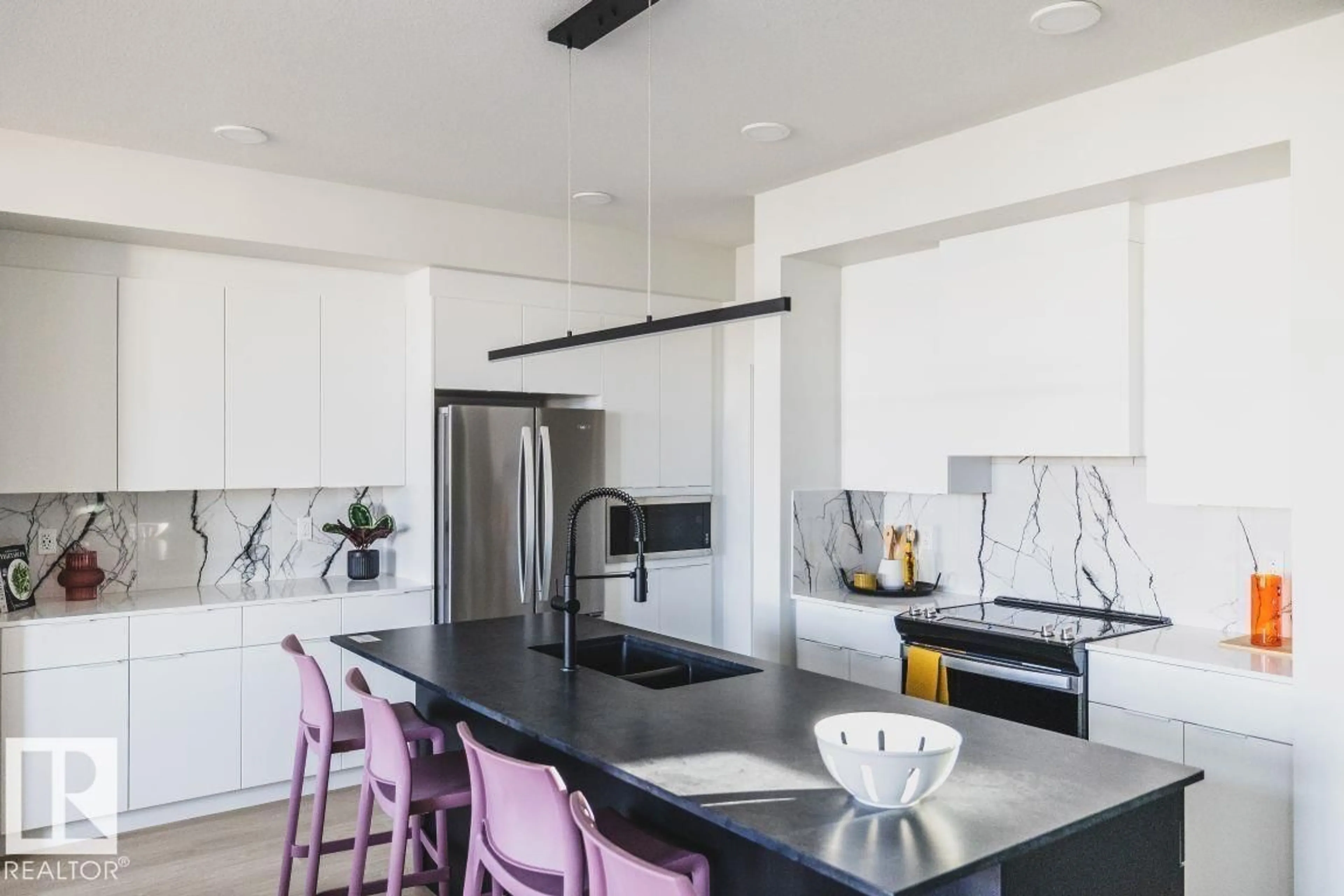 Contemporary kitchen, ceramic/tile floor for NW - 17326 98A ST, Edmonton Alberta T5X0M5