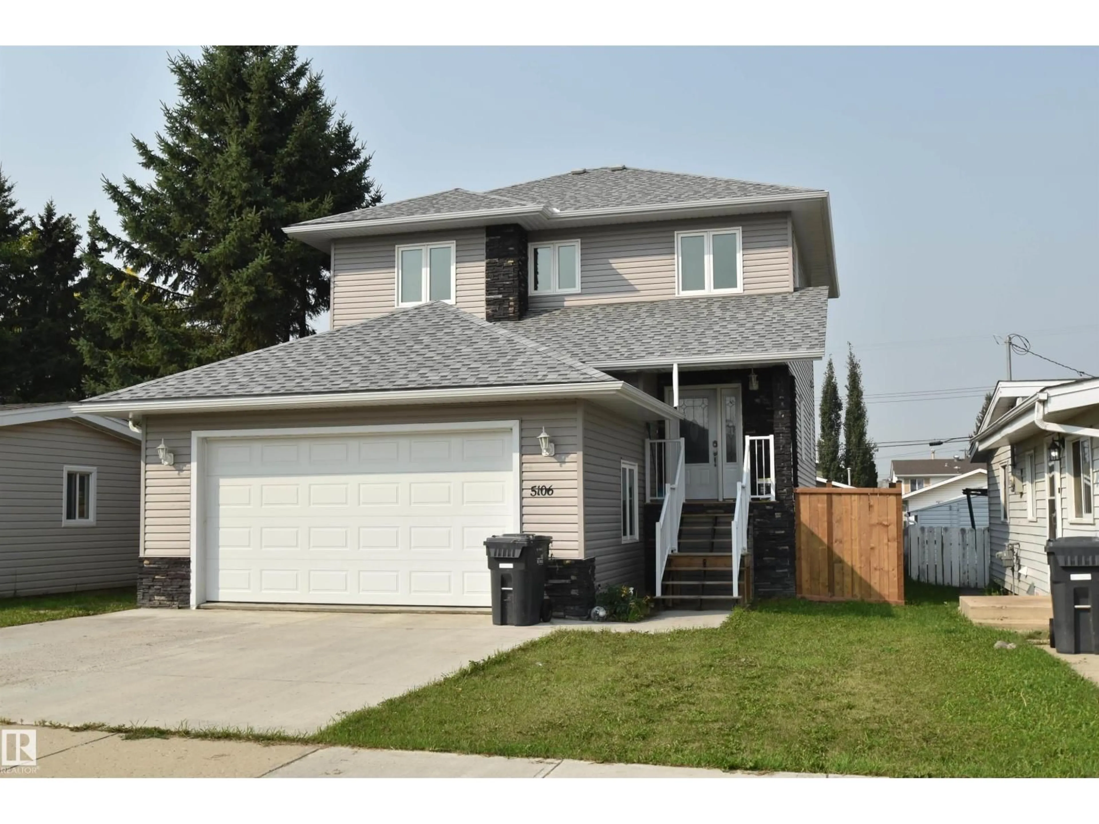 Home with vinyl exterior material, street for 5106 45 AV, St. Paul Town Alberta T0A3A4