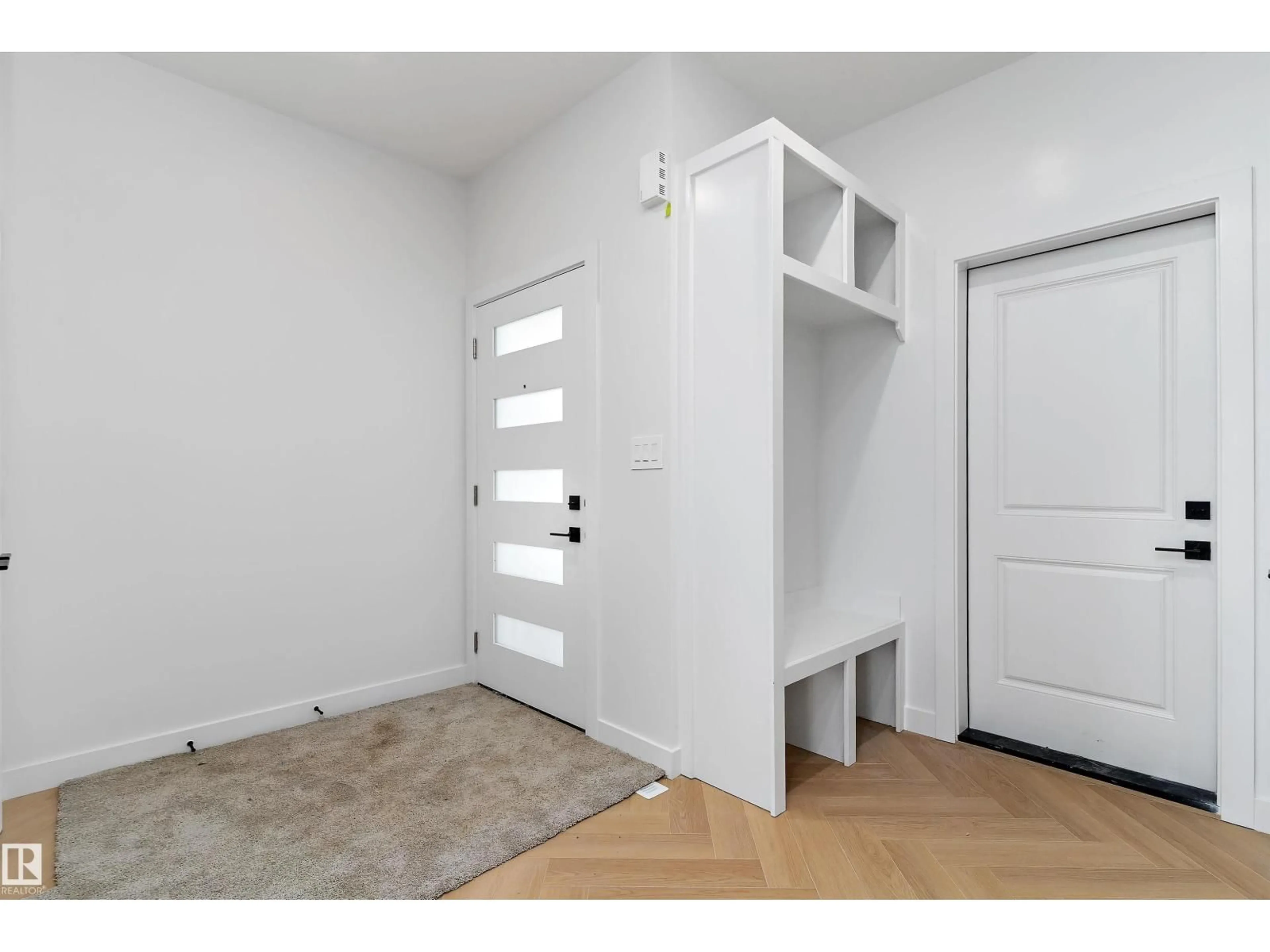 Indoor entryway for 81 MEADOWGROVE LN, Spruce Grove Alberta T7X0W2