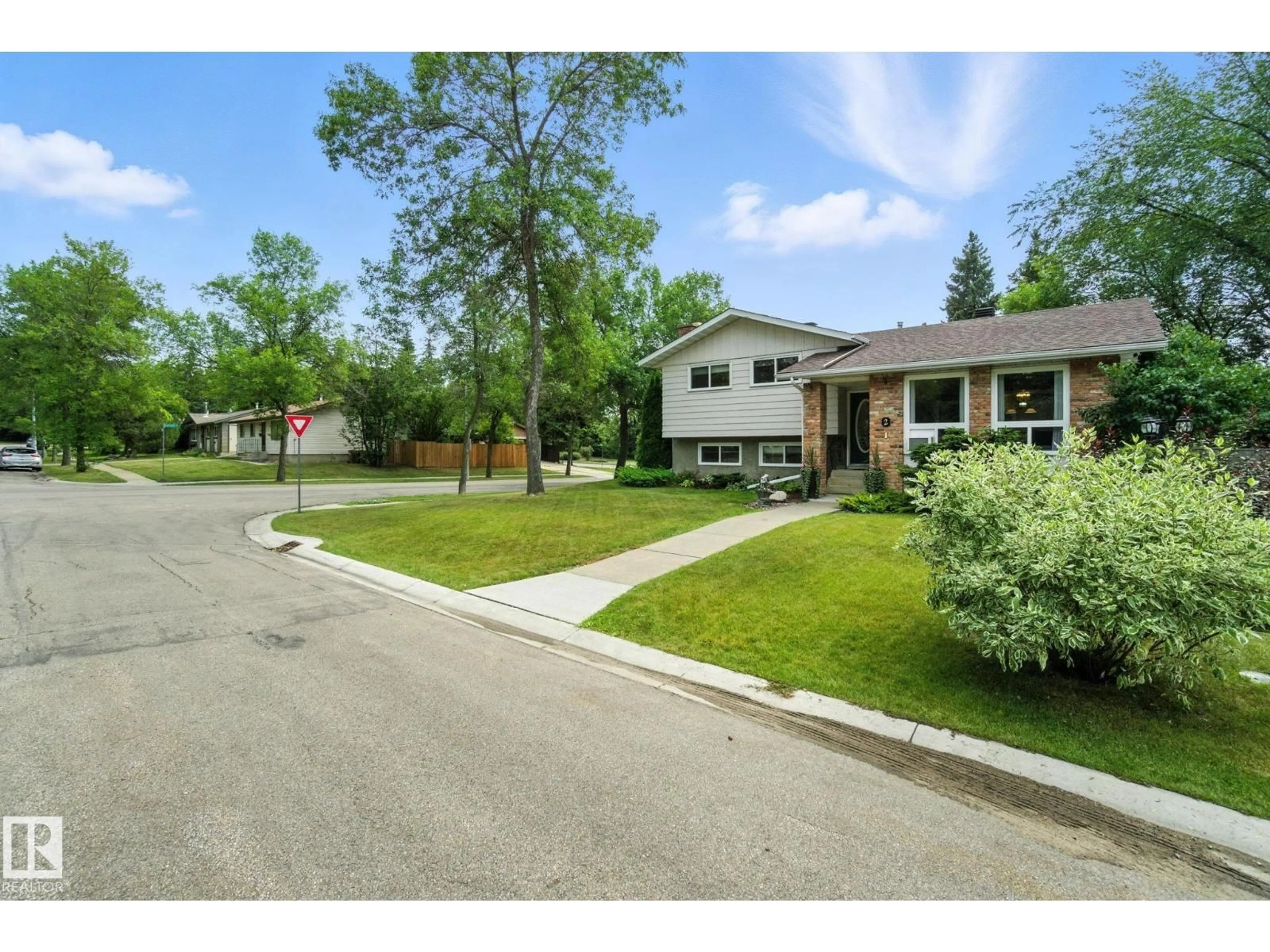 Unknown for 2 LAYDON DR, St. Albert Alberta T8N2N2
