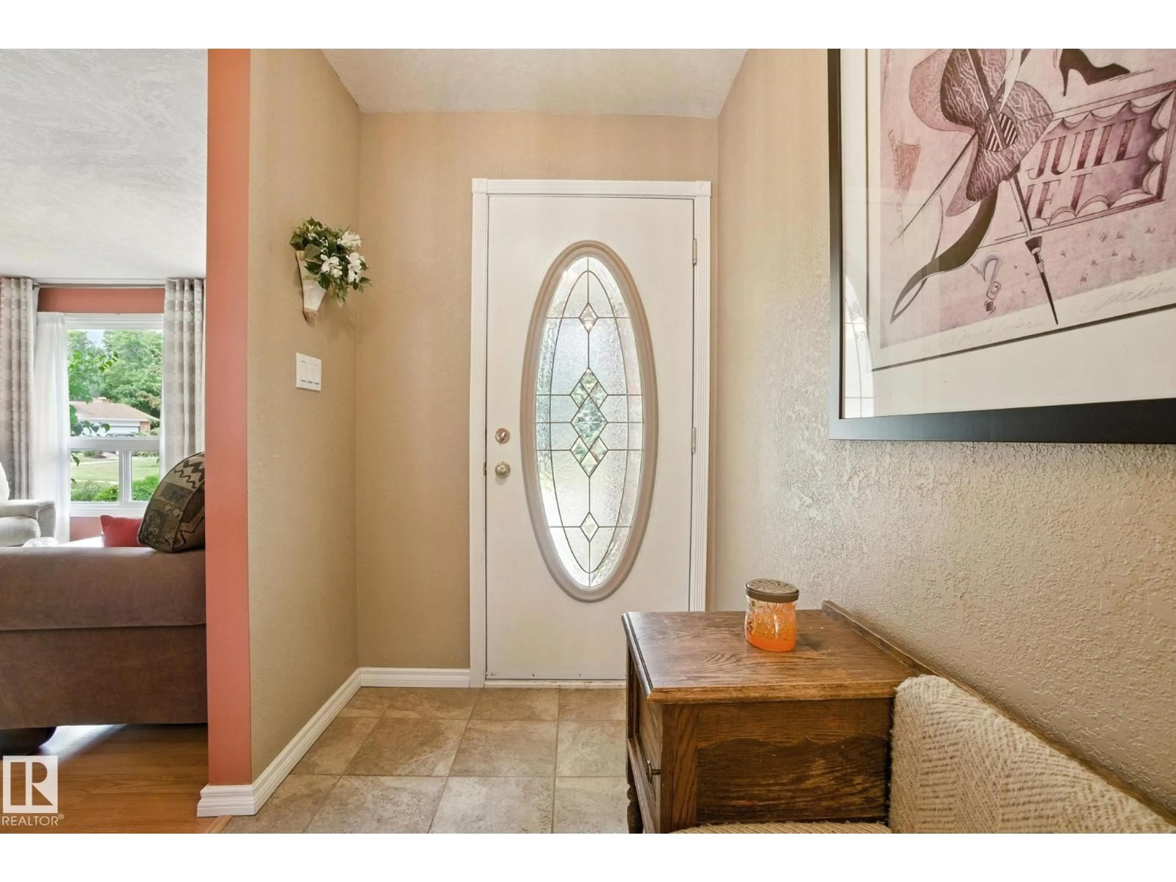 Indoor entryway for 2 LAYDON DR, St. Albert Alberta T8N2N2