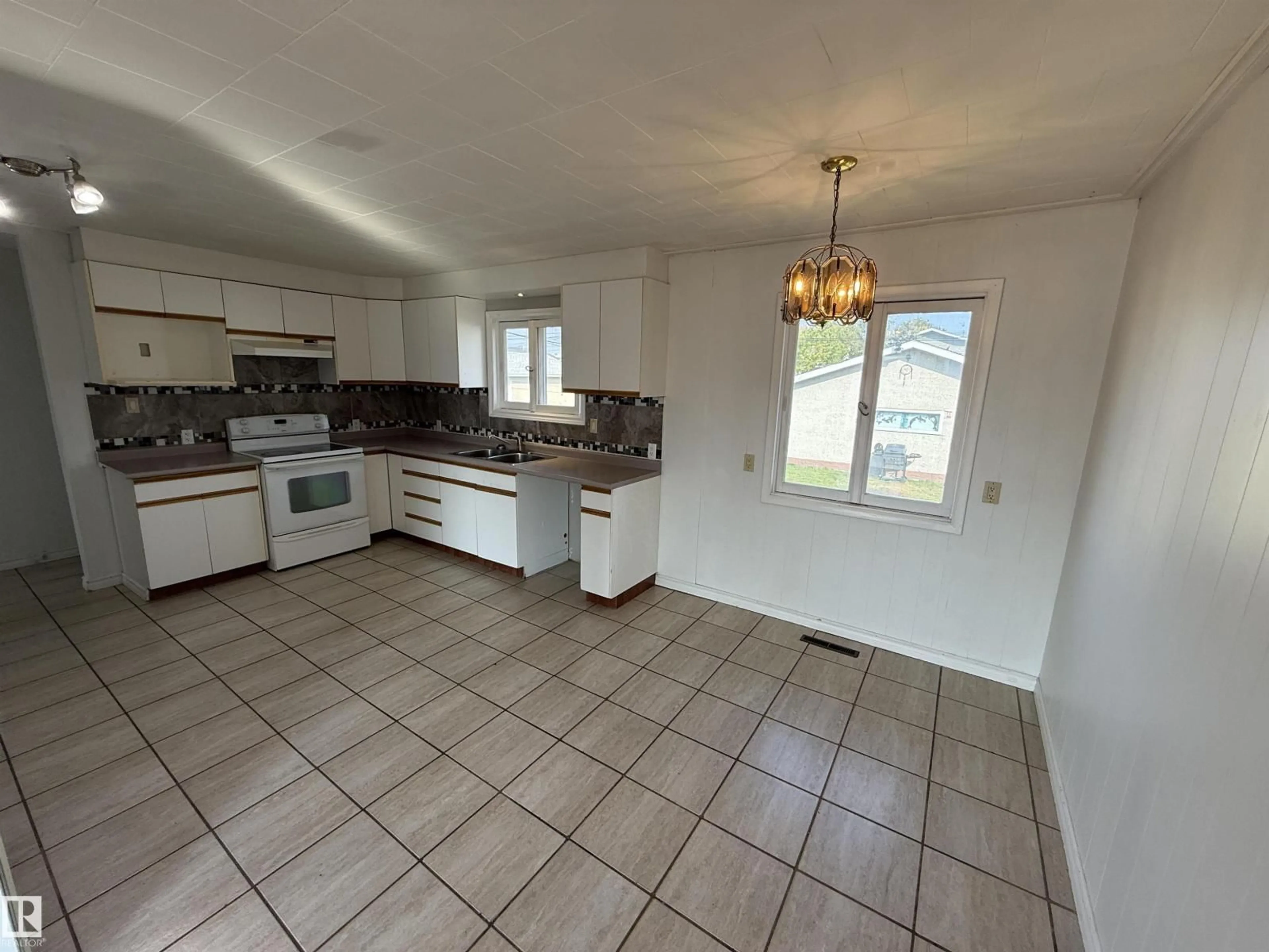 Unknown for 4810 48 AV, St. Paul Town Alberta T0A3A3