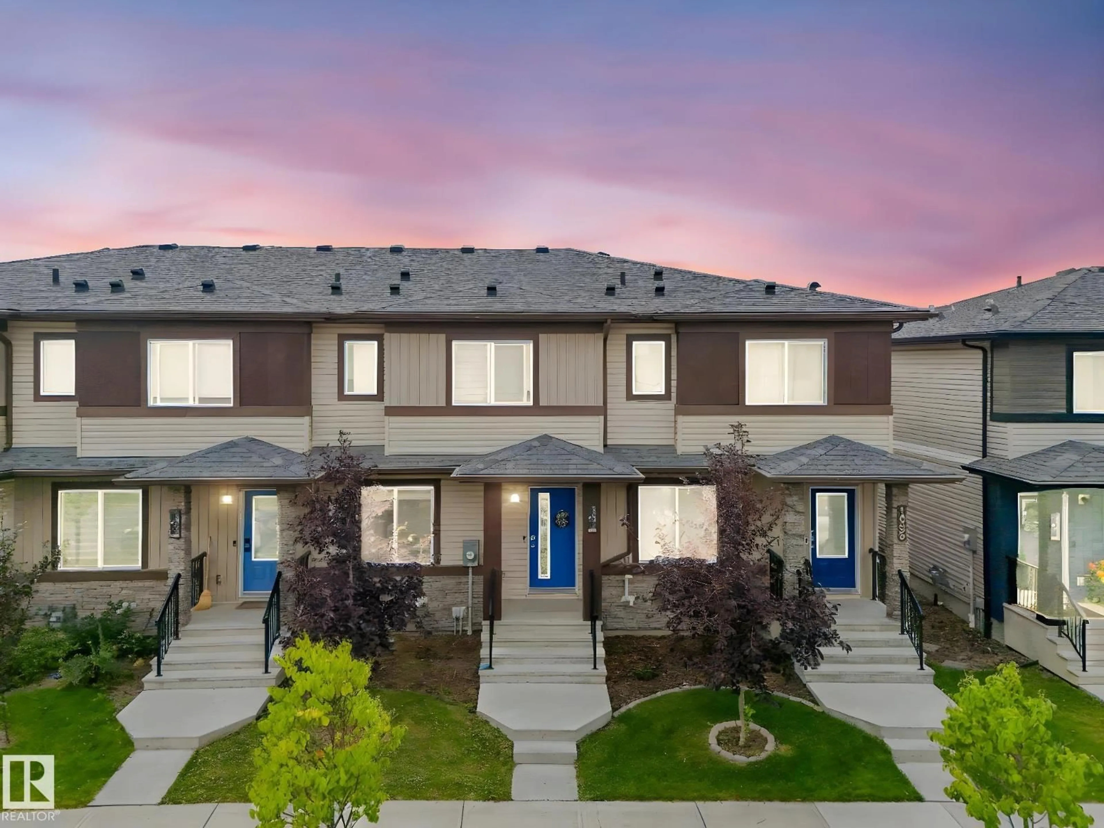 Home with vinyl exterior material, unknown for 1094 CY BECKER RD, Edmonton Alberta T5Y3Z9