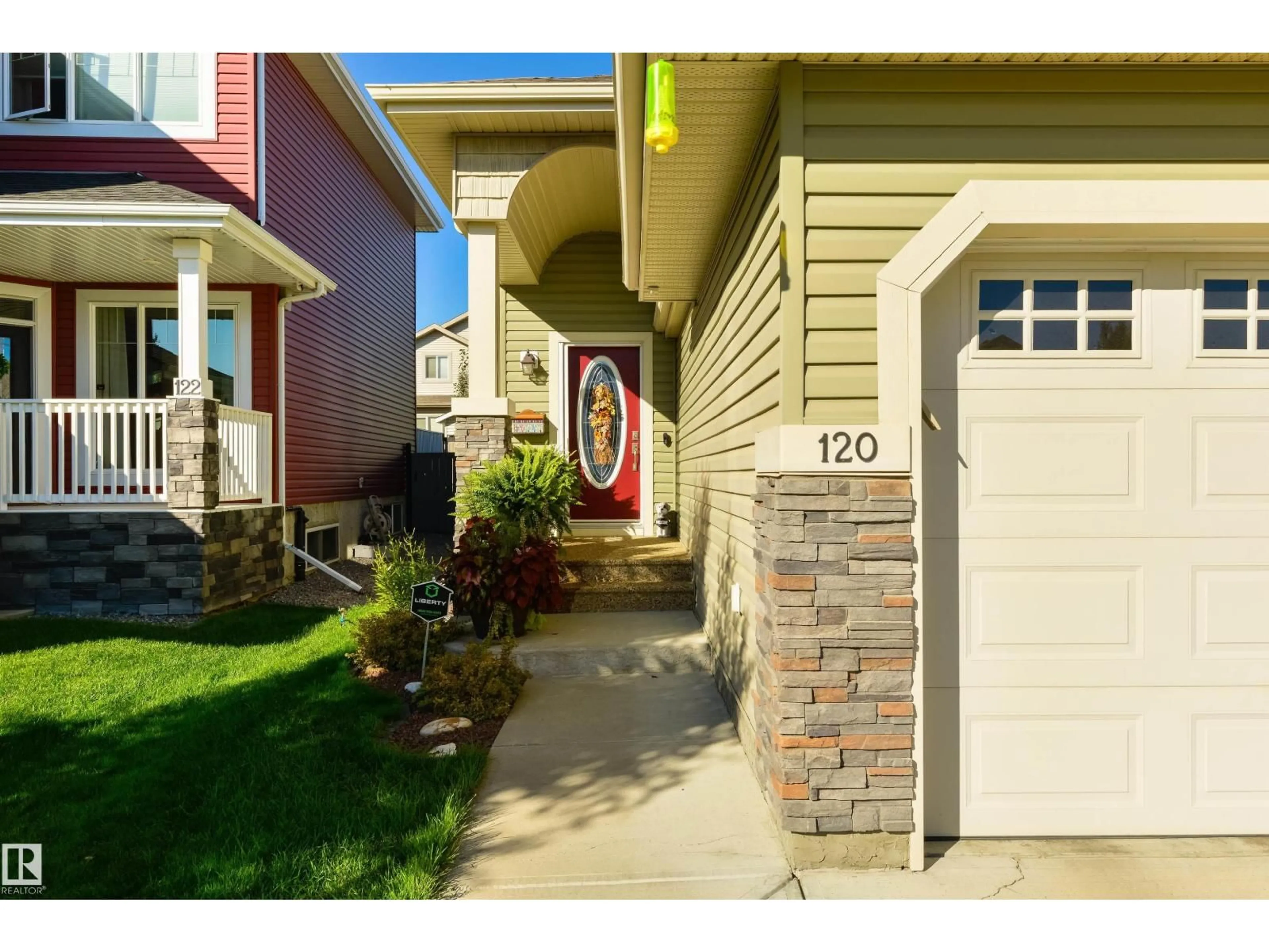 Indoor entryway for 120 KEYPORT CI, Leduc Alberta T9E0J3