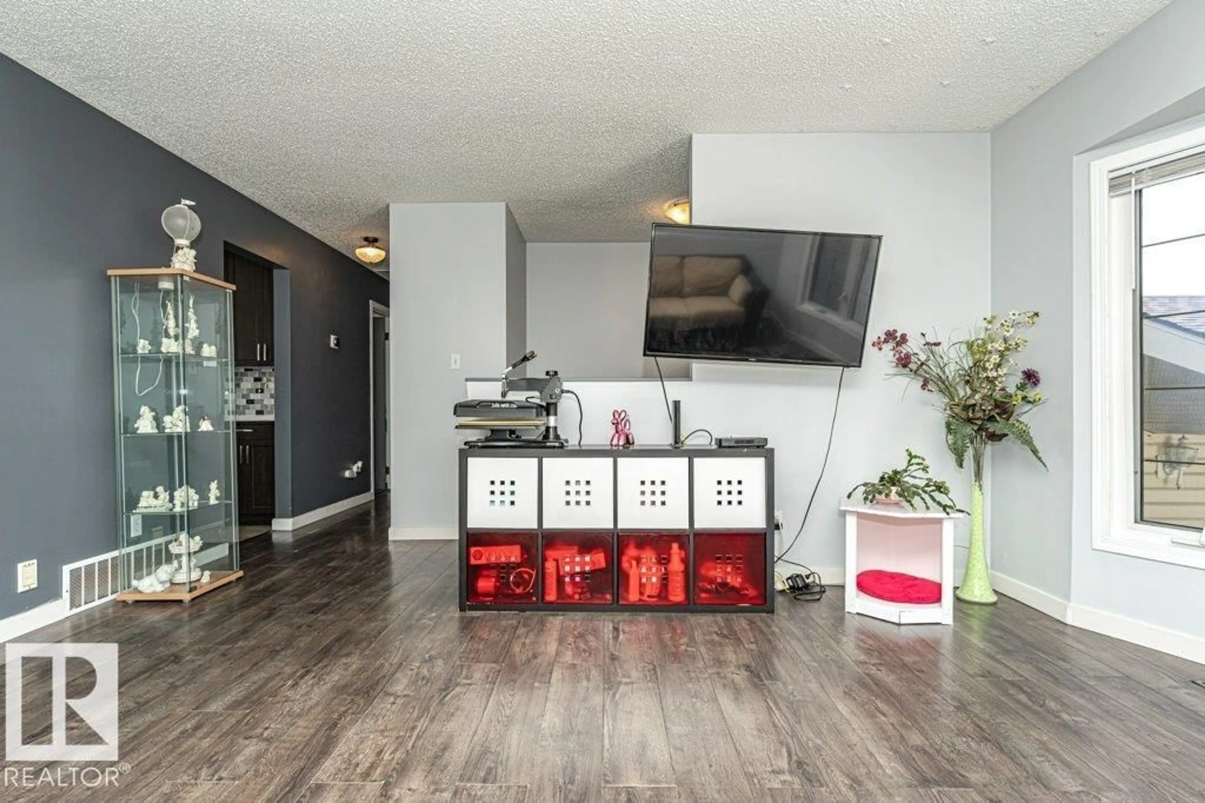 Unknown for 2827 35 ST, Edmonton Alberta T6L5K2