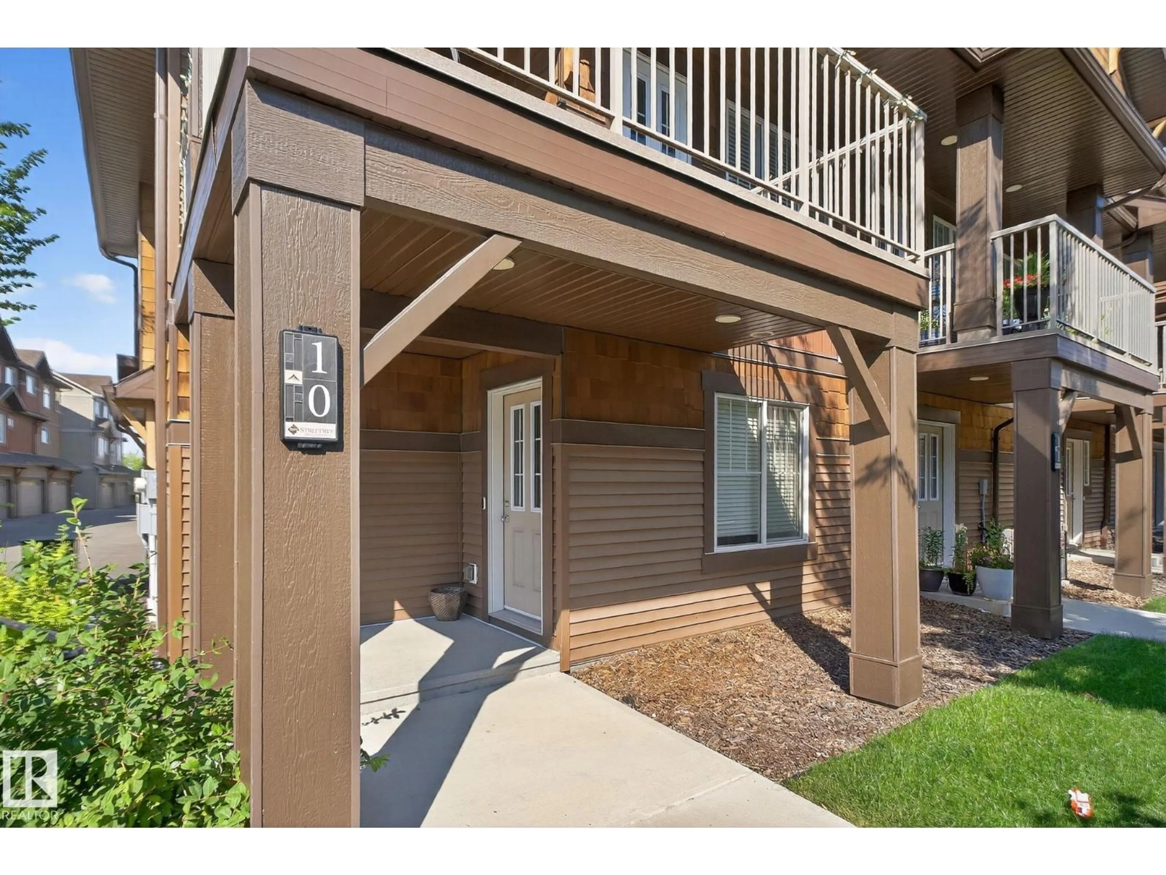 Indoor entryway for #10 - 1005 GRAYDON HILL BV, Edmonton Alberta T6W3J5