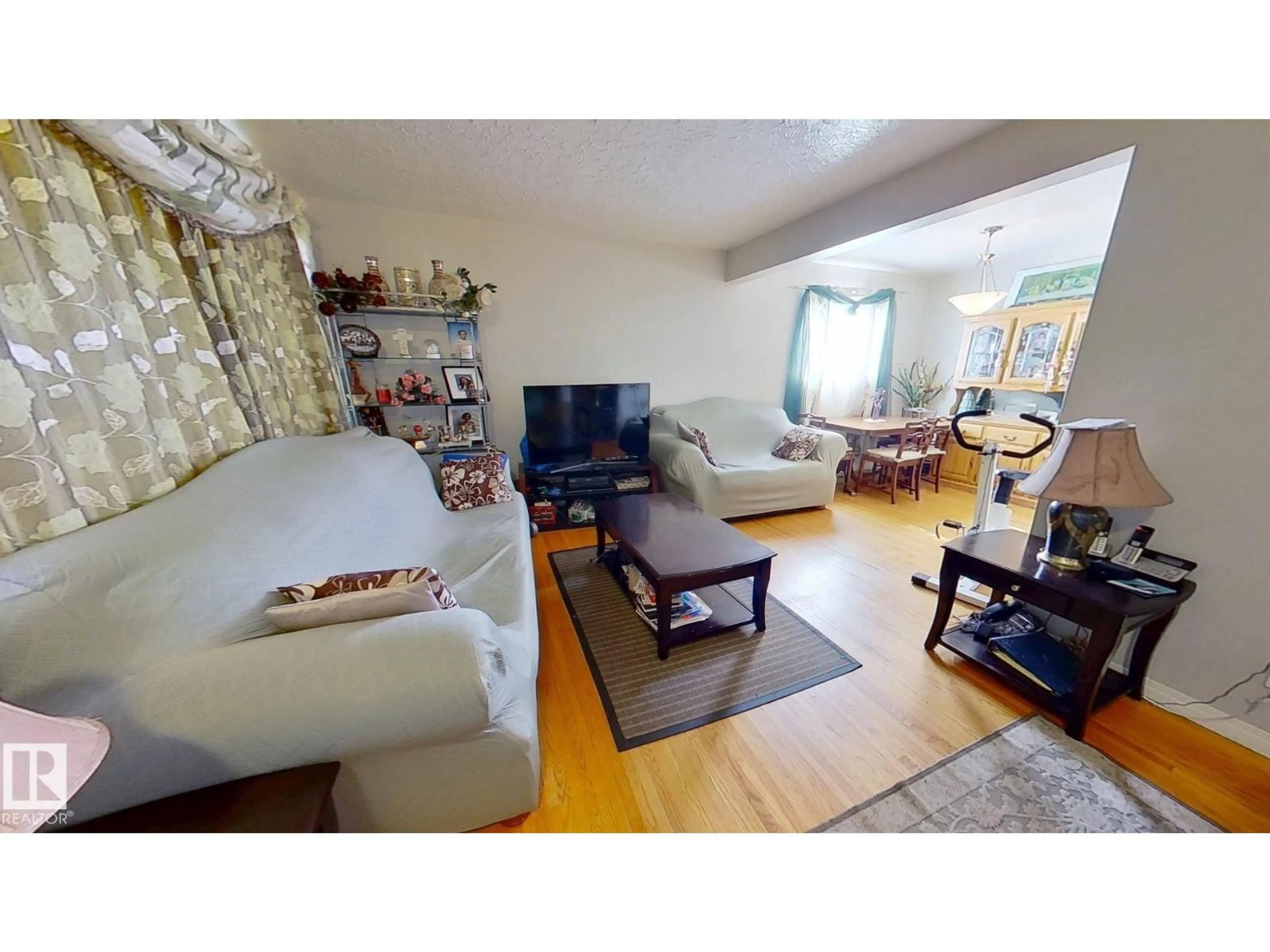 Living room with furniture, unknown for 13320 139 ST, Edmonton Alberta T8R1J6