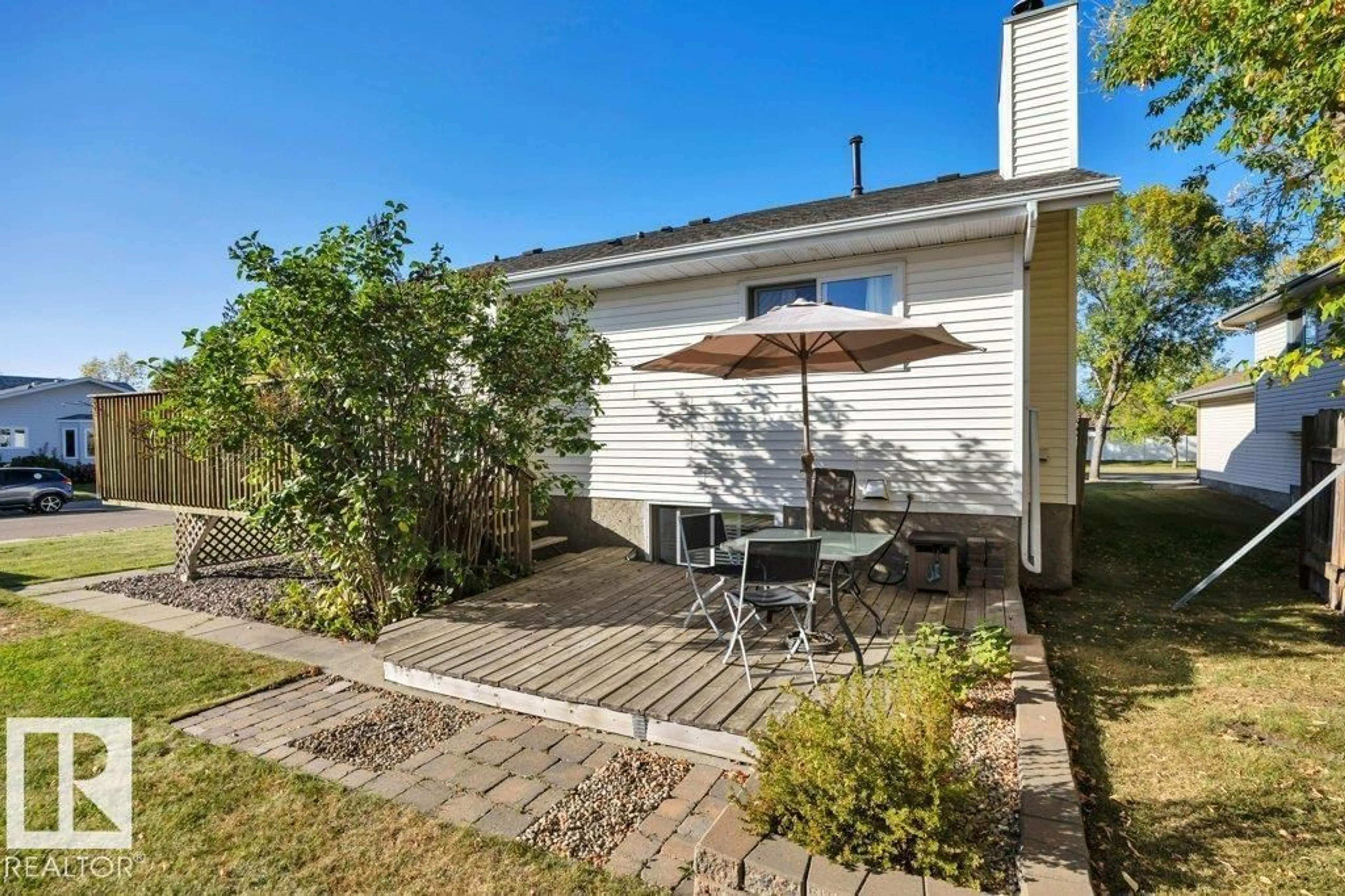 Patio, street for 99 MEADOWVIEW DR, Leduc Alberta T9E6Y1