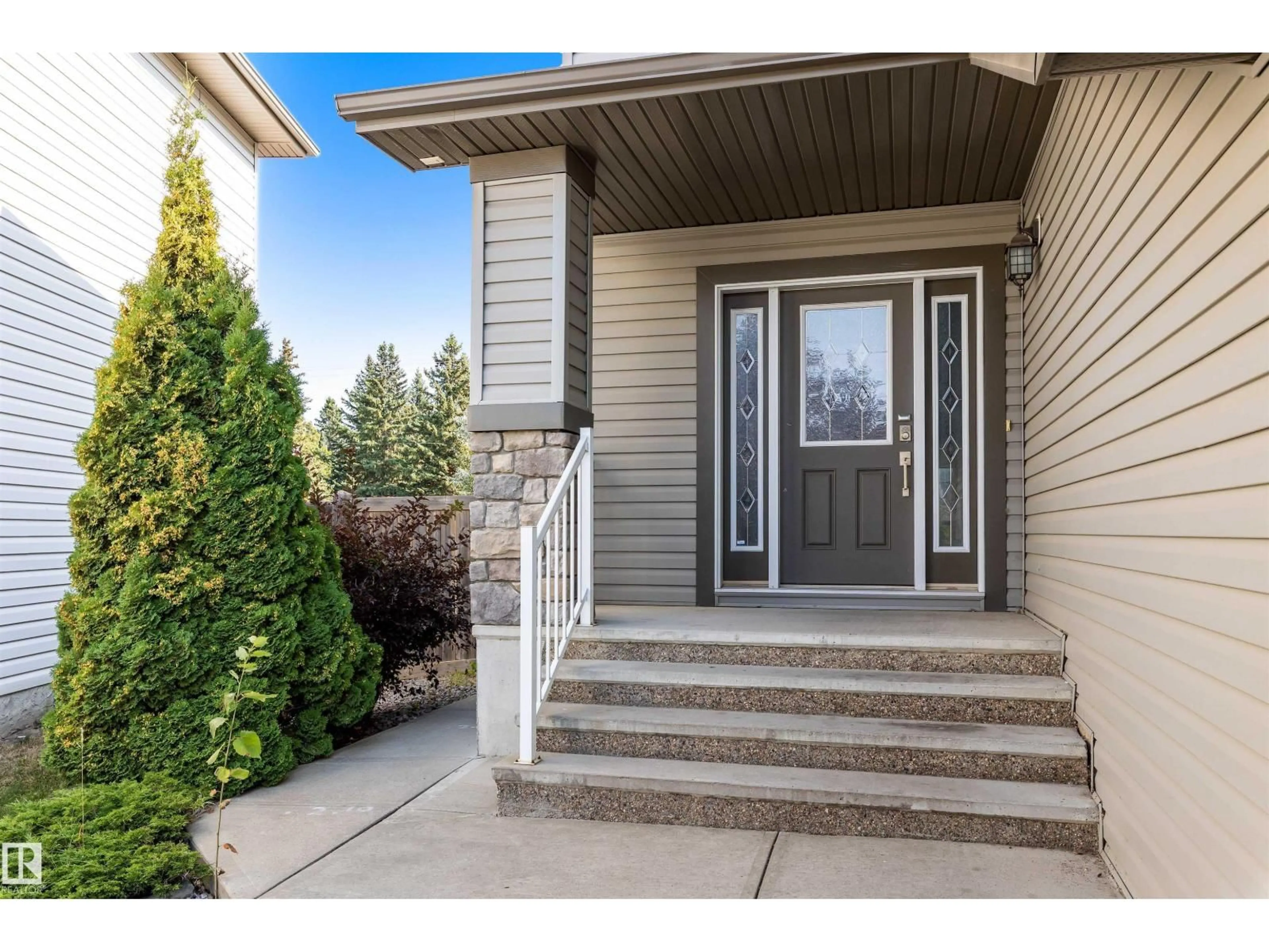 Indoor entryway for 43 AVONLEA CO, Spruce Grove Alberta T7X4R5
