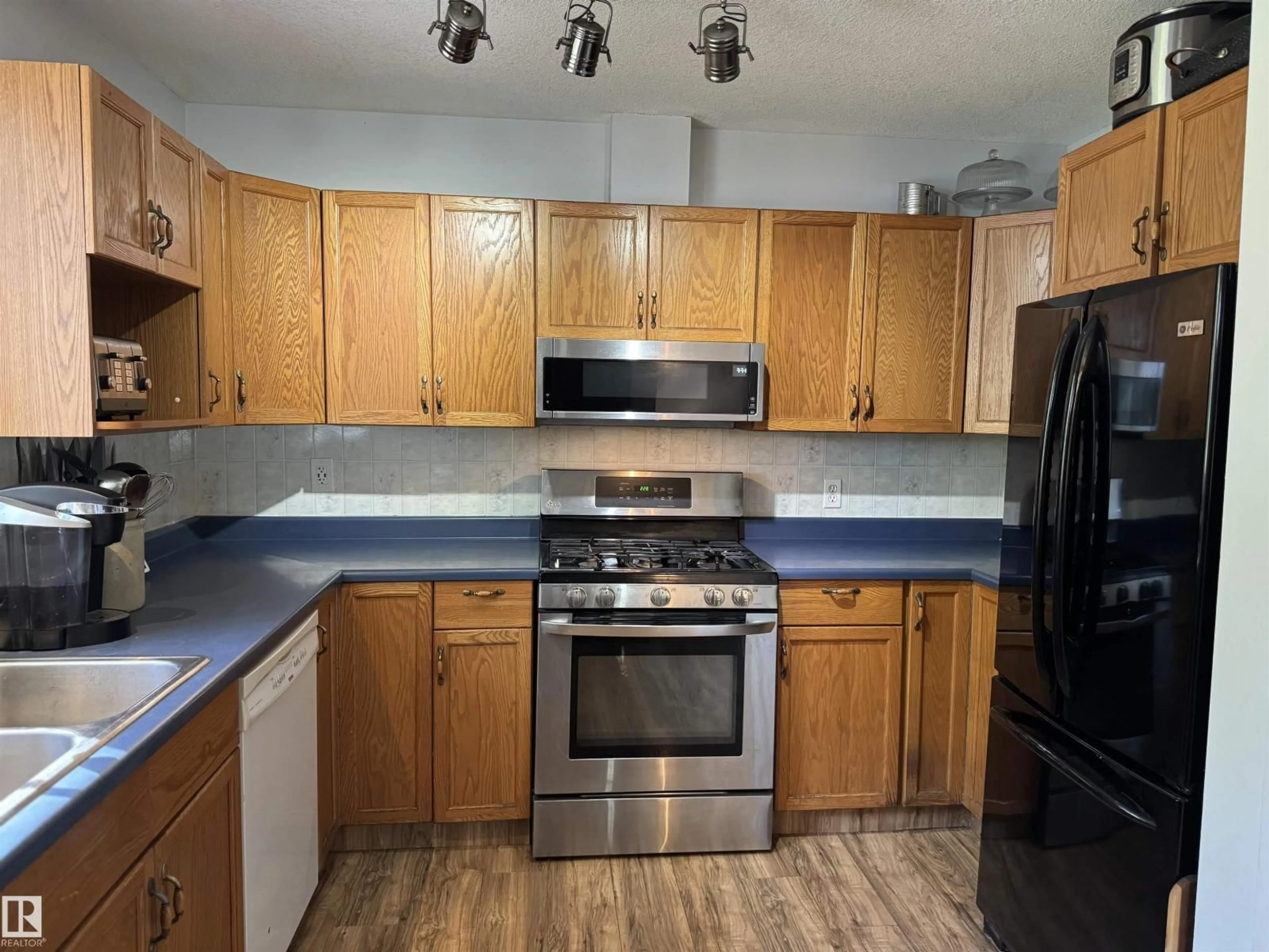 Standard kitchen, unknown for 462014 - 318 RGE ROAD 10, Rural Wetaskiwin County Alberta T0C2V0