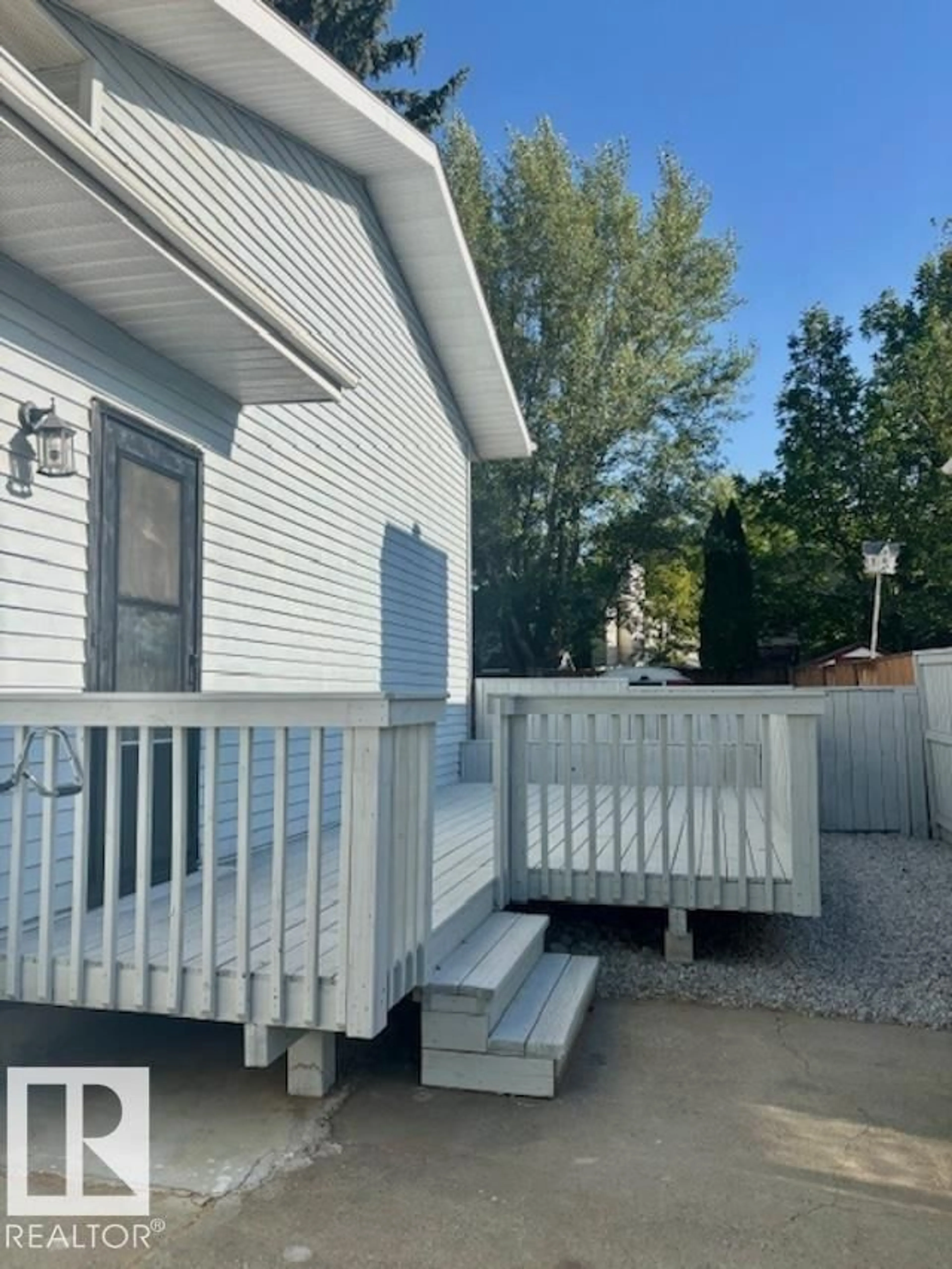 Home with vinyl exterior material, street for 77 DAYTON CR, St. Albert Alberta T8N4X8